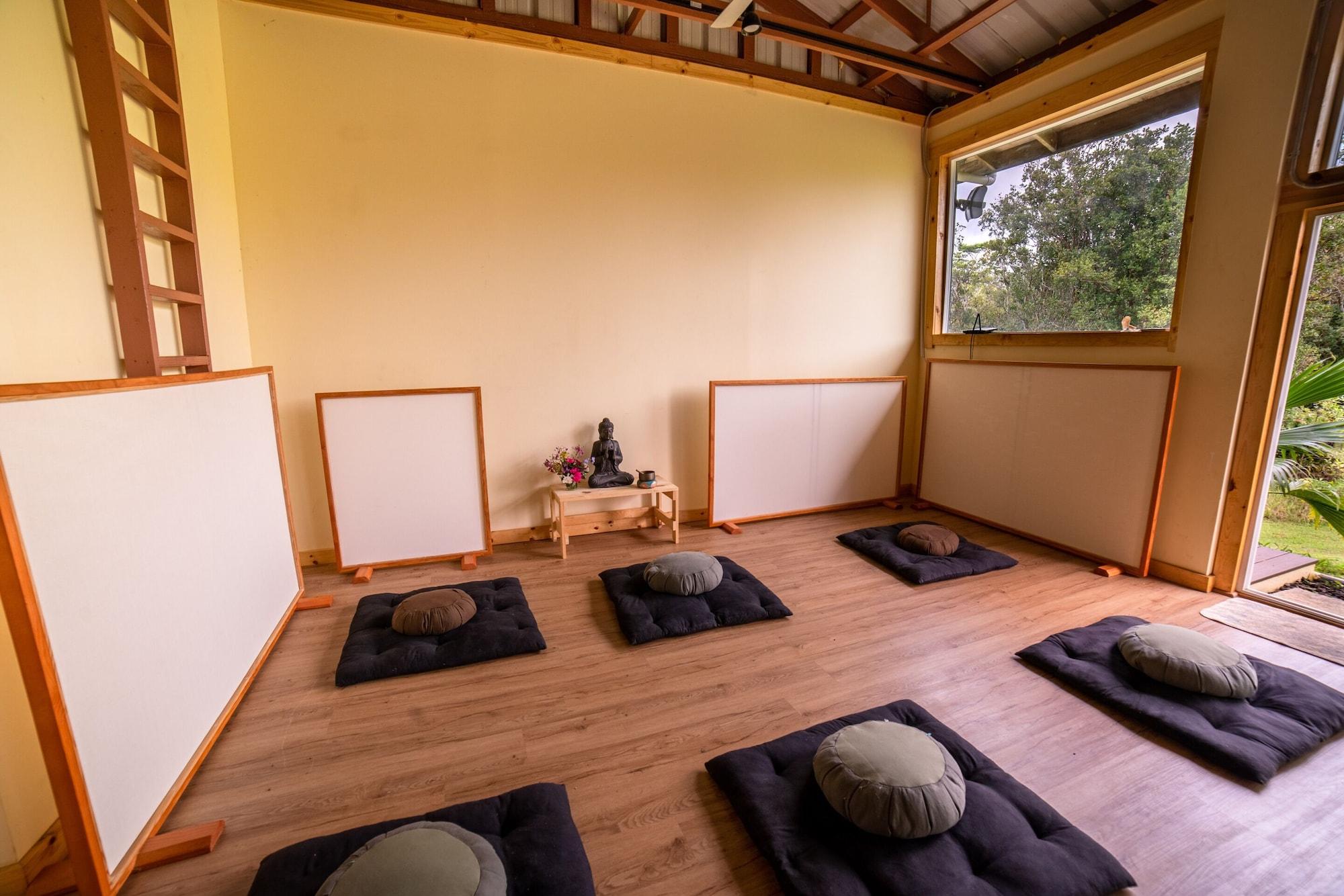 Varios Kikala Waterfall Lodge