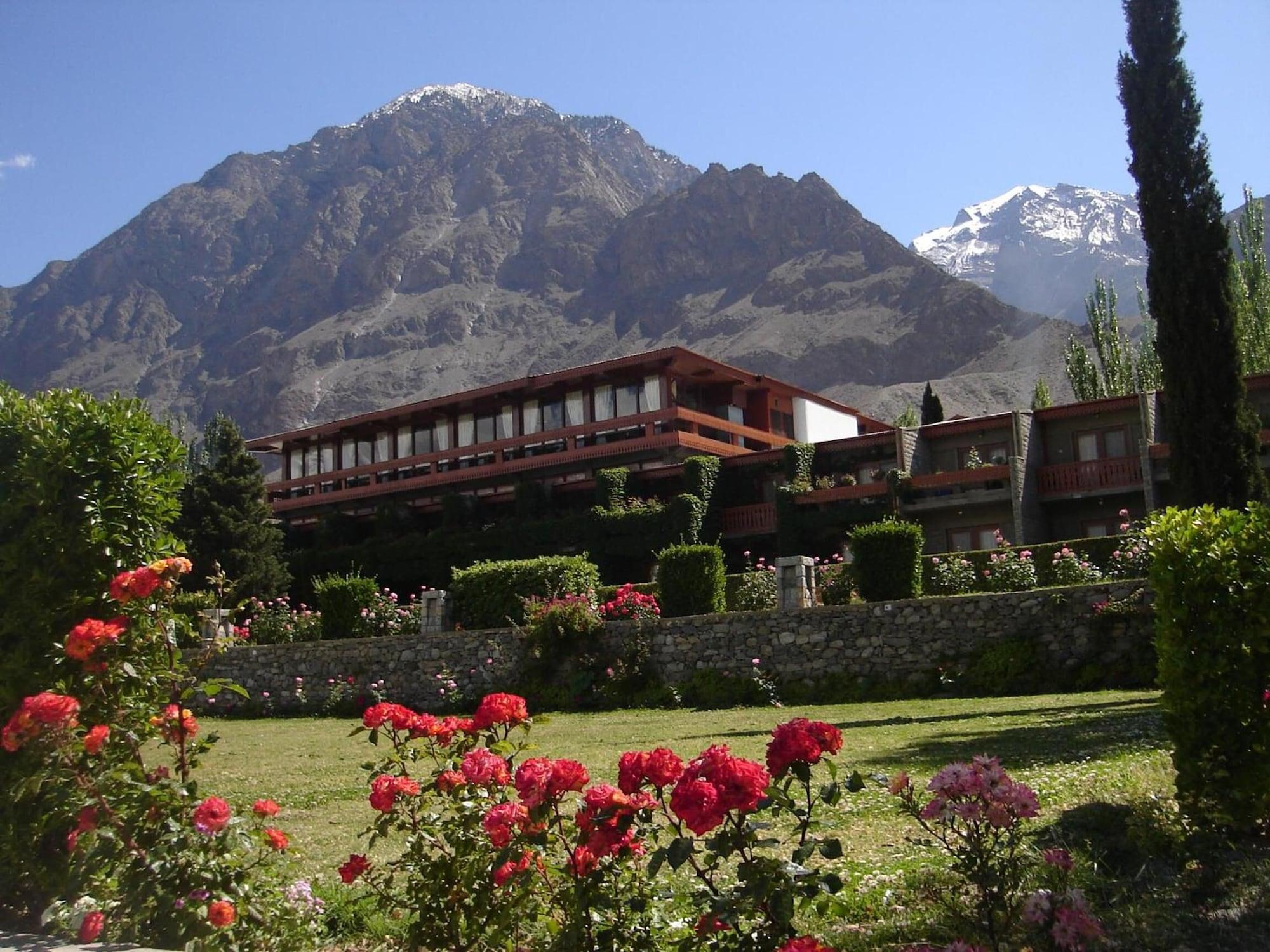 Vista Exterior Gilgit Serena Hotel
