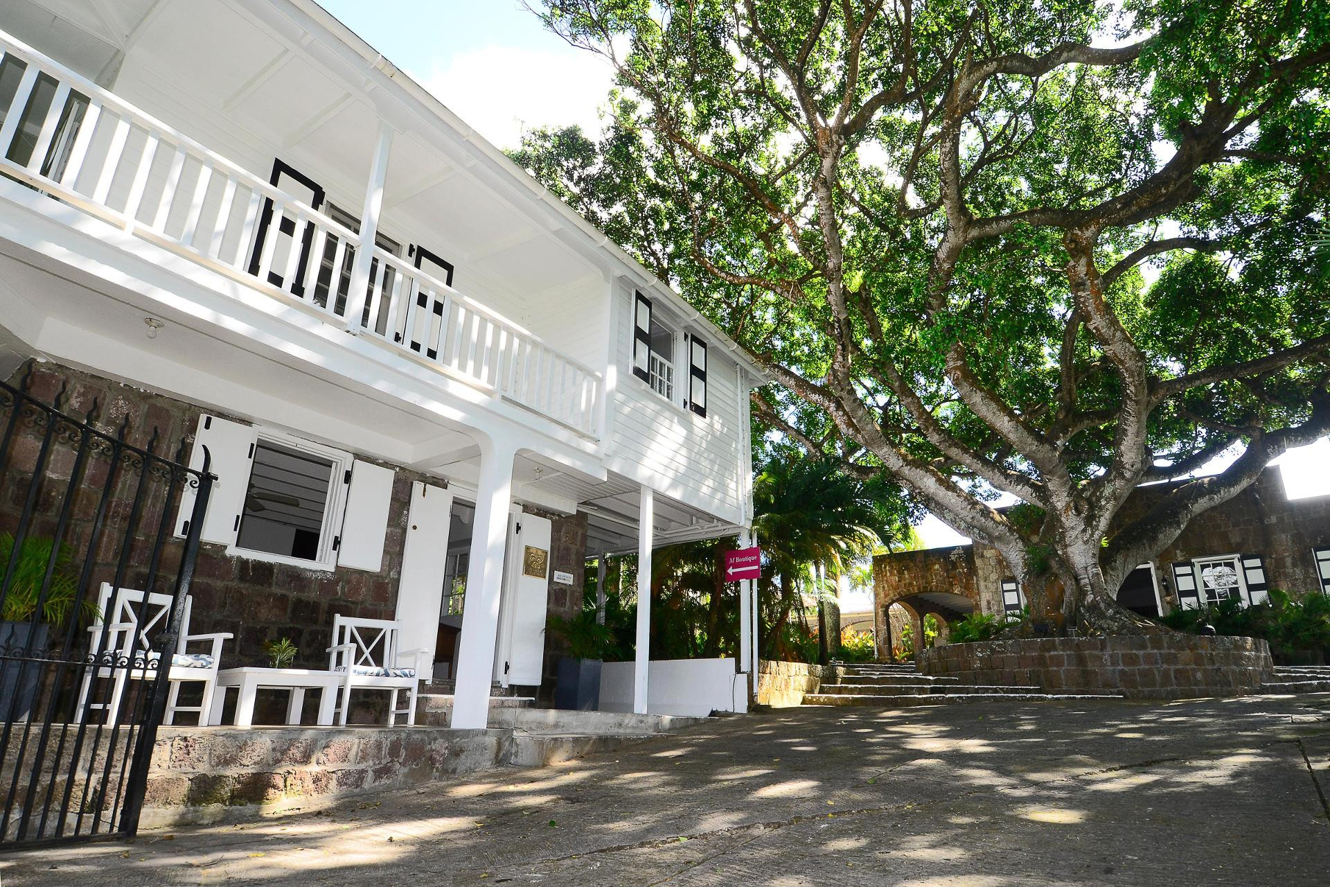 Vista Lobby Montpelier Plantation & Beach