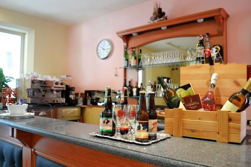 Bar/Salón Hotel Ivana