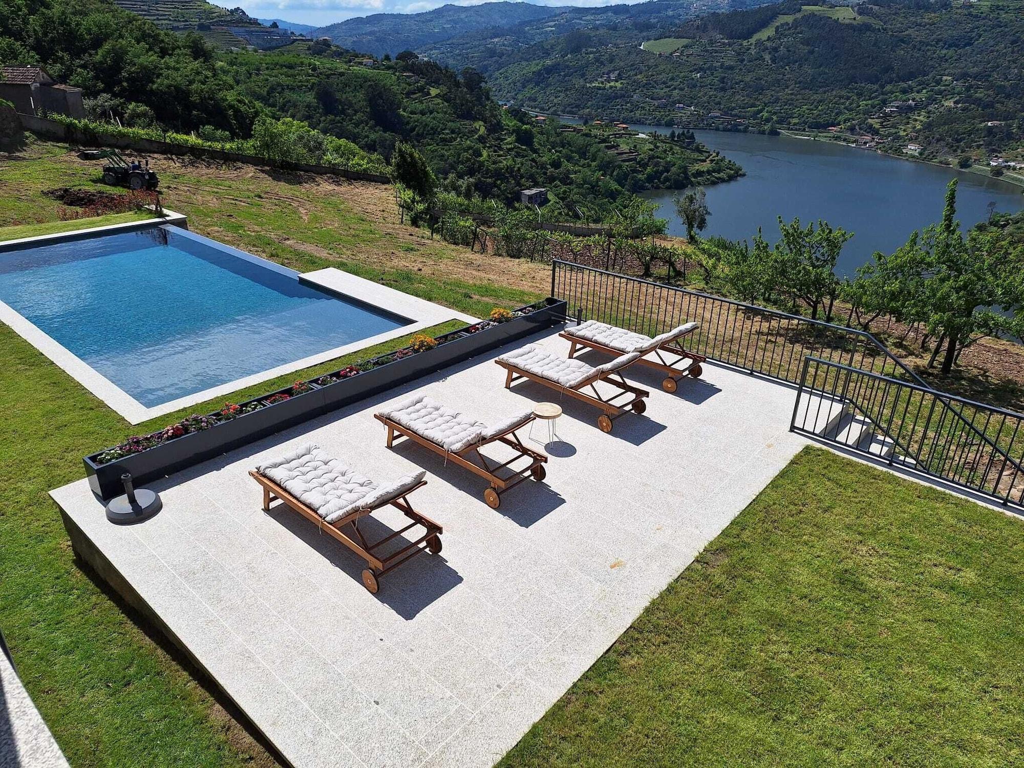 Vista Piscina Quinta D'Joanes Douro