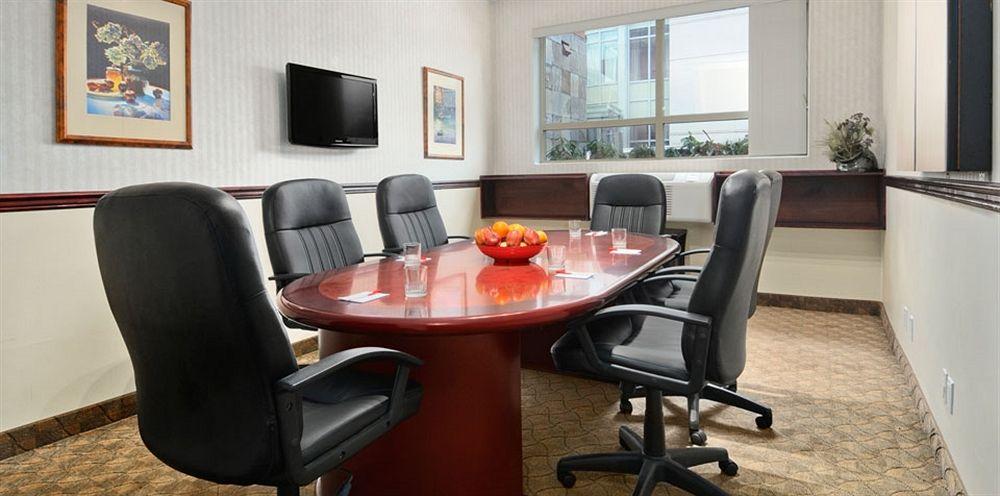 Sala de Reuniones SureStay by Best Western Richmond VancouverAirport