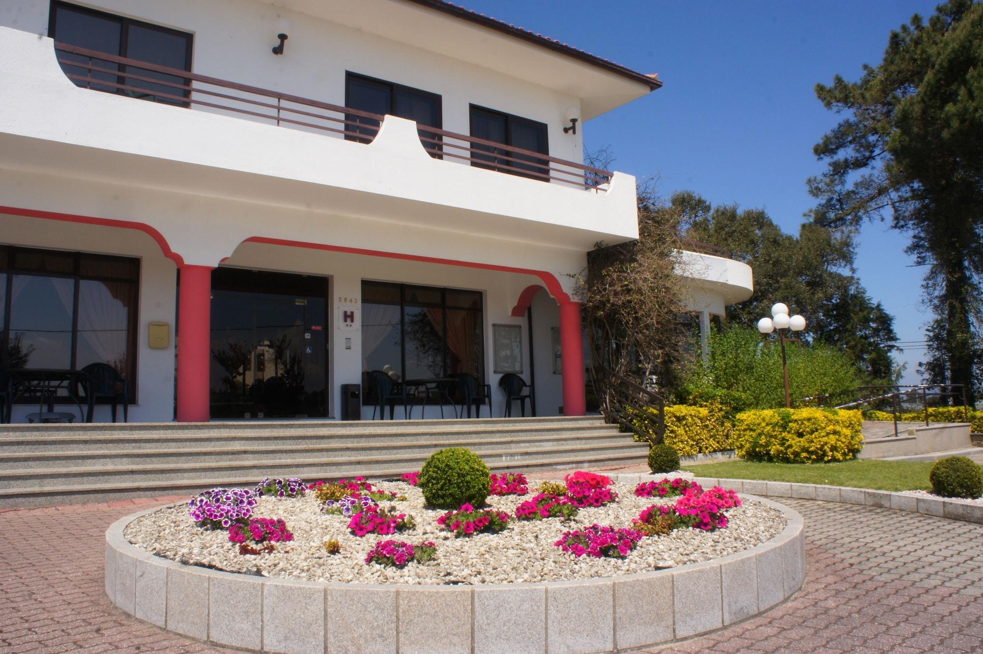 Vista Exterior Hotel Contriz