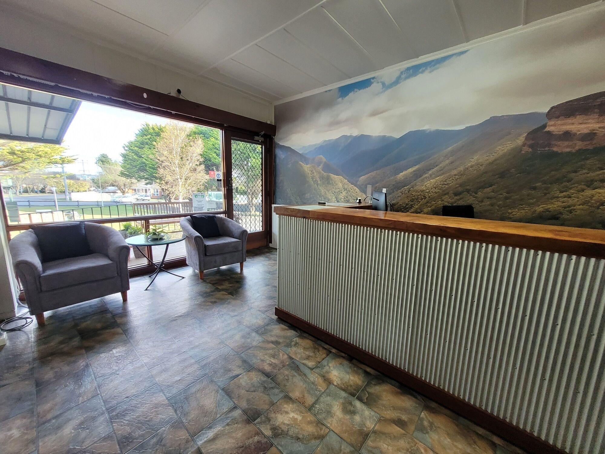Vista Lobby Titania Motel