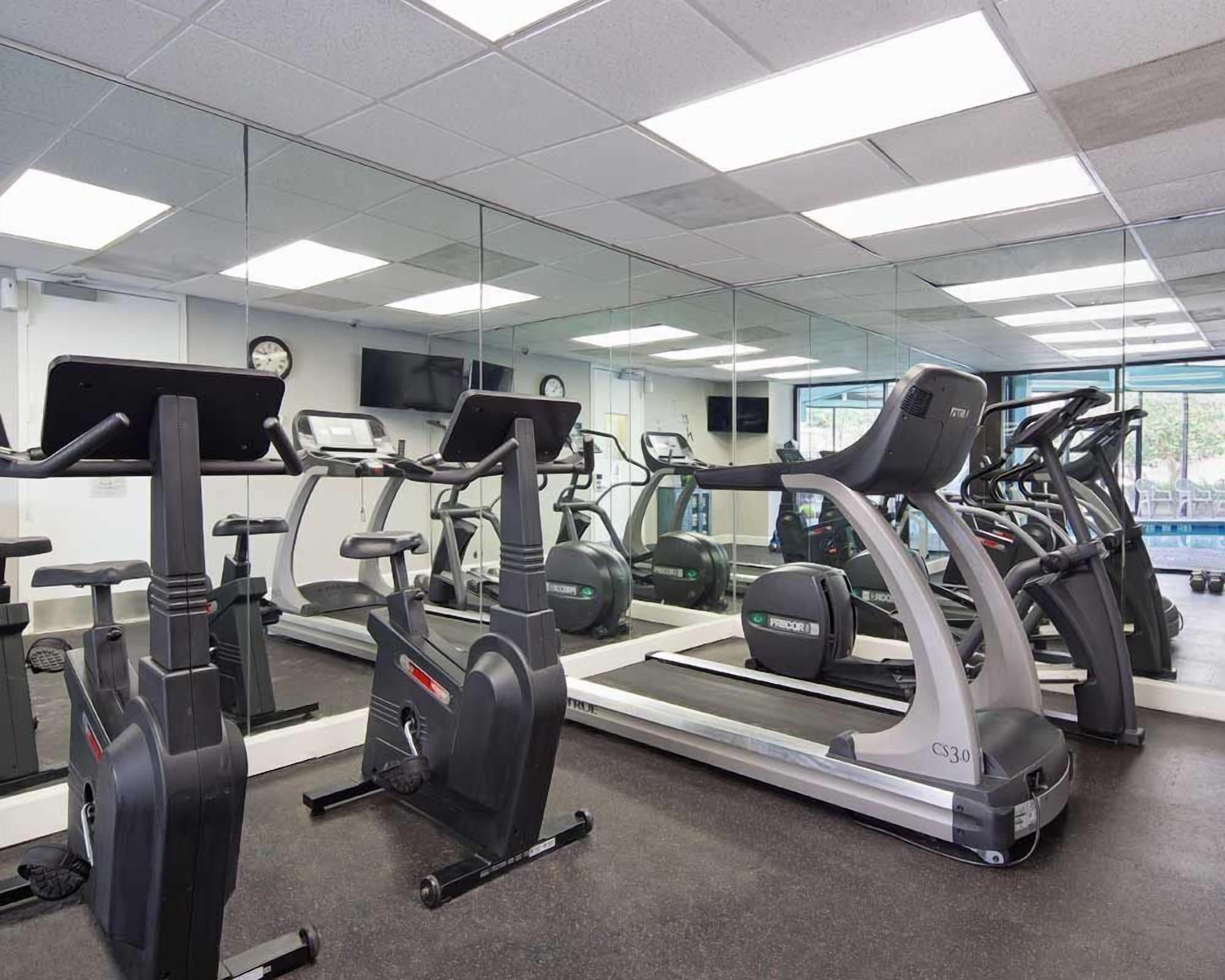 Gimnasio Premium Condos near Universal Studios