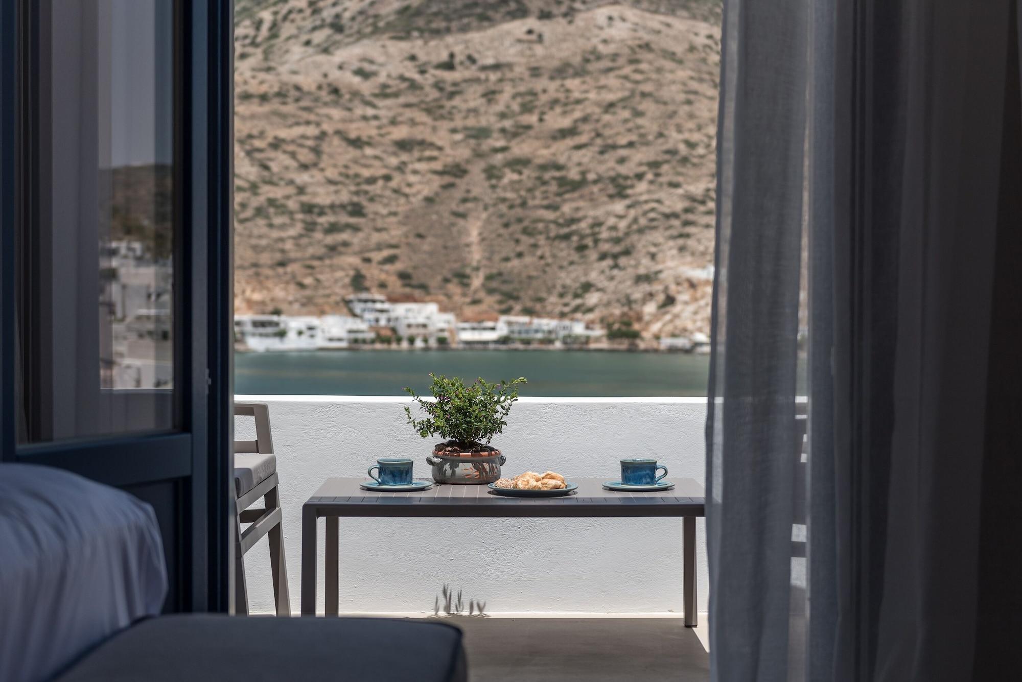 Playa Sifnos House - Rooms & Spa