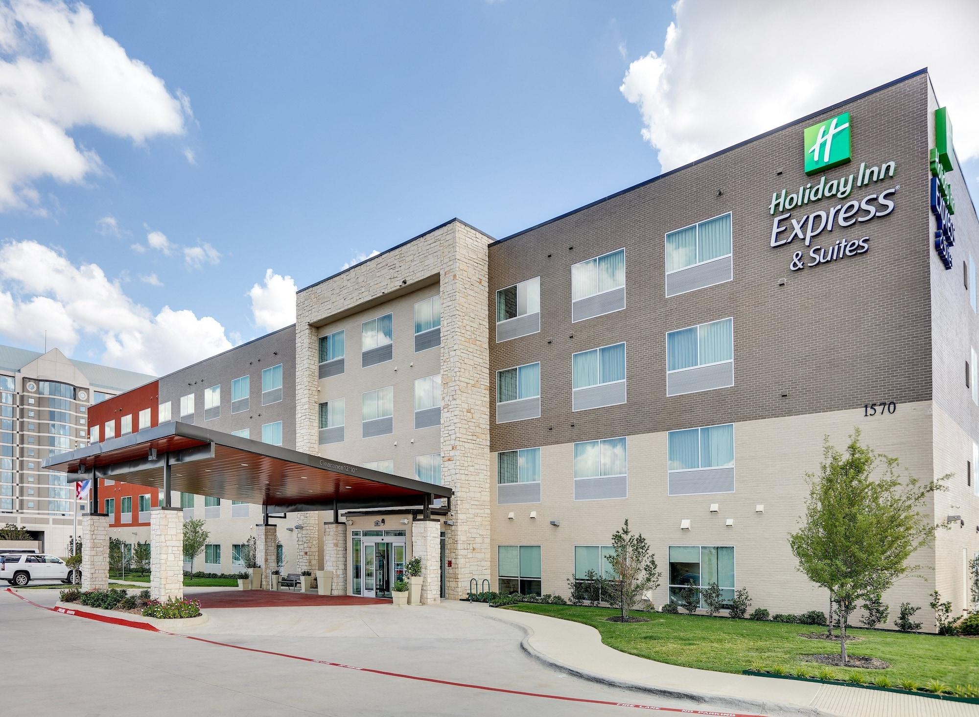 Vista Exterior Holiday Inn Express & Suites Dallas NW - Farmers Branch by IHG