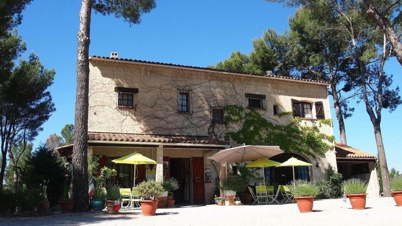Varios Hotel la Cigalière