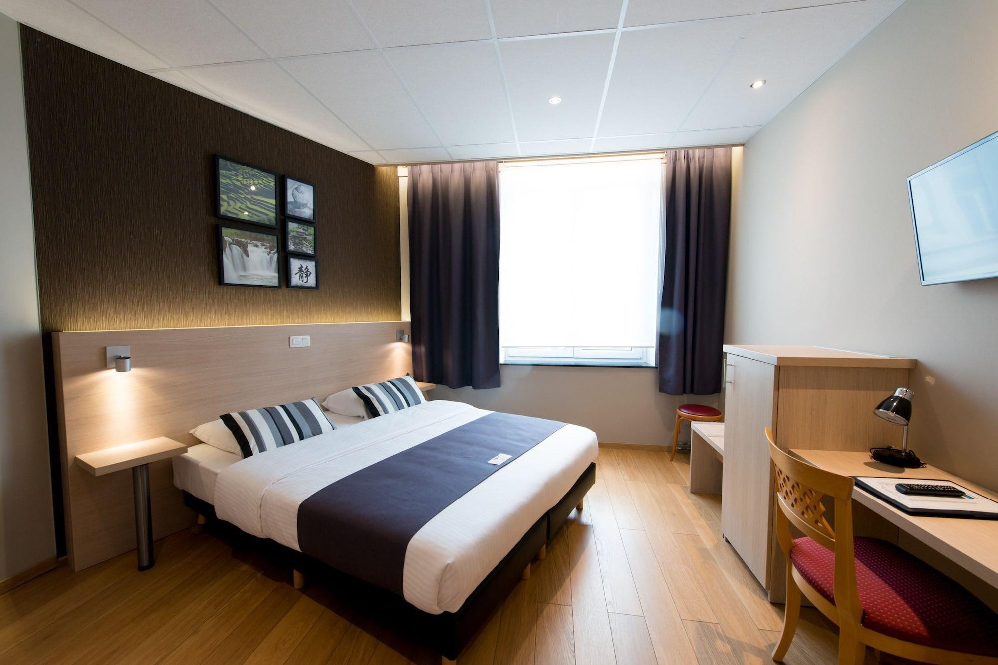 Varios Hôtel de l'Univers Liège
