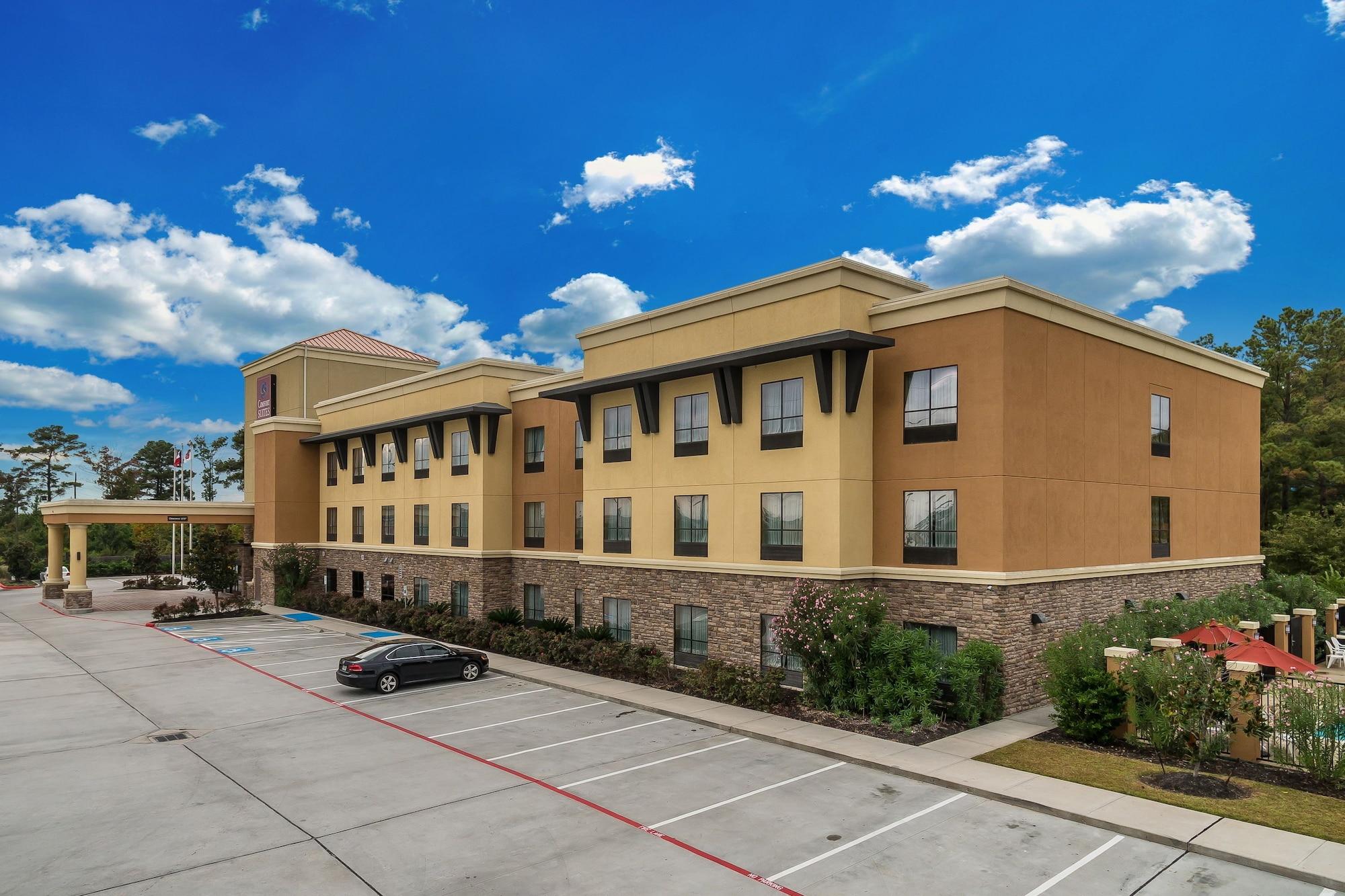 Vista Exterior Comfort Suites Old Town Spring