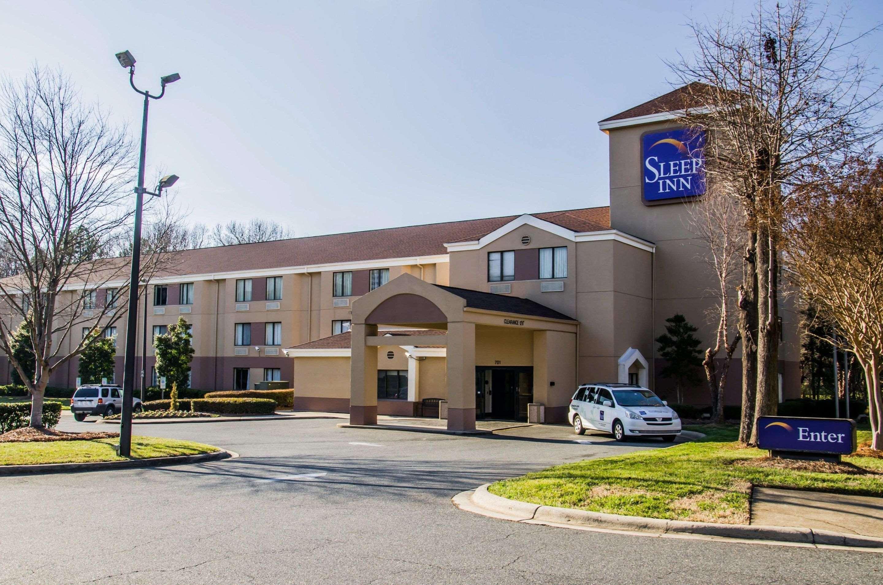 Vista Exterior Sleep Inn Airport - Billy Graham Parkway