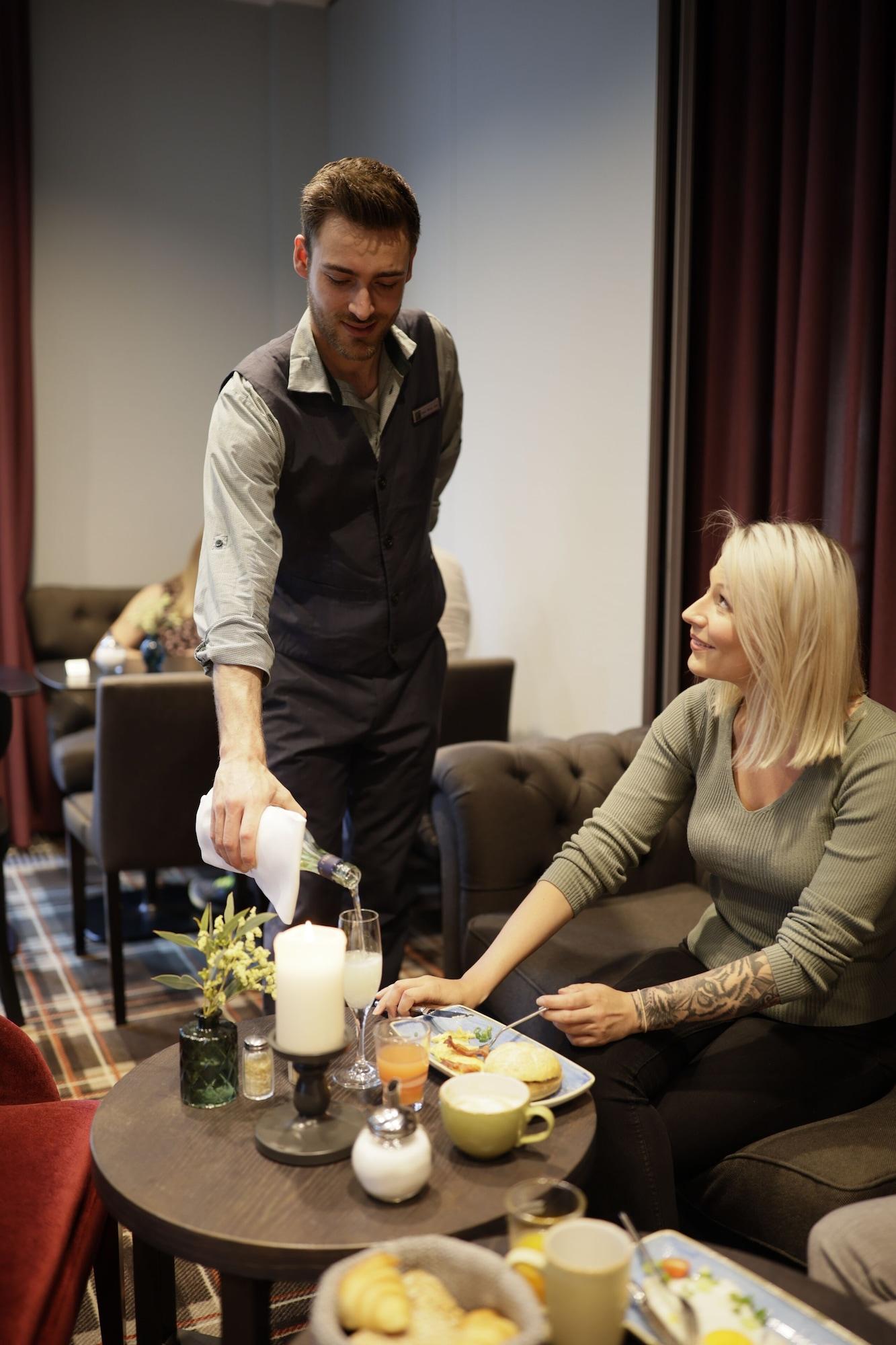 Restaurant Holiday Inn Luebeck by IHG