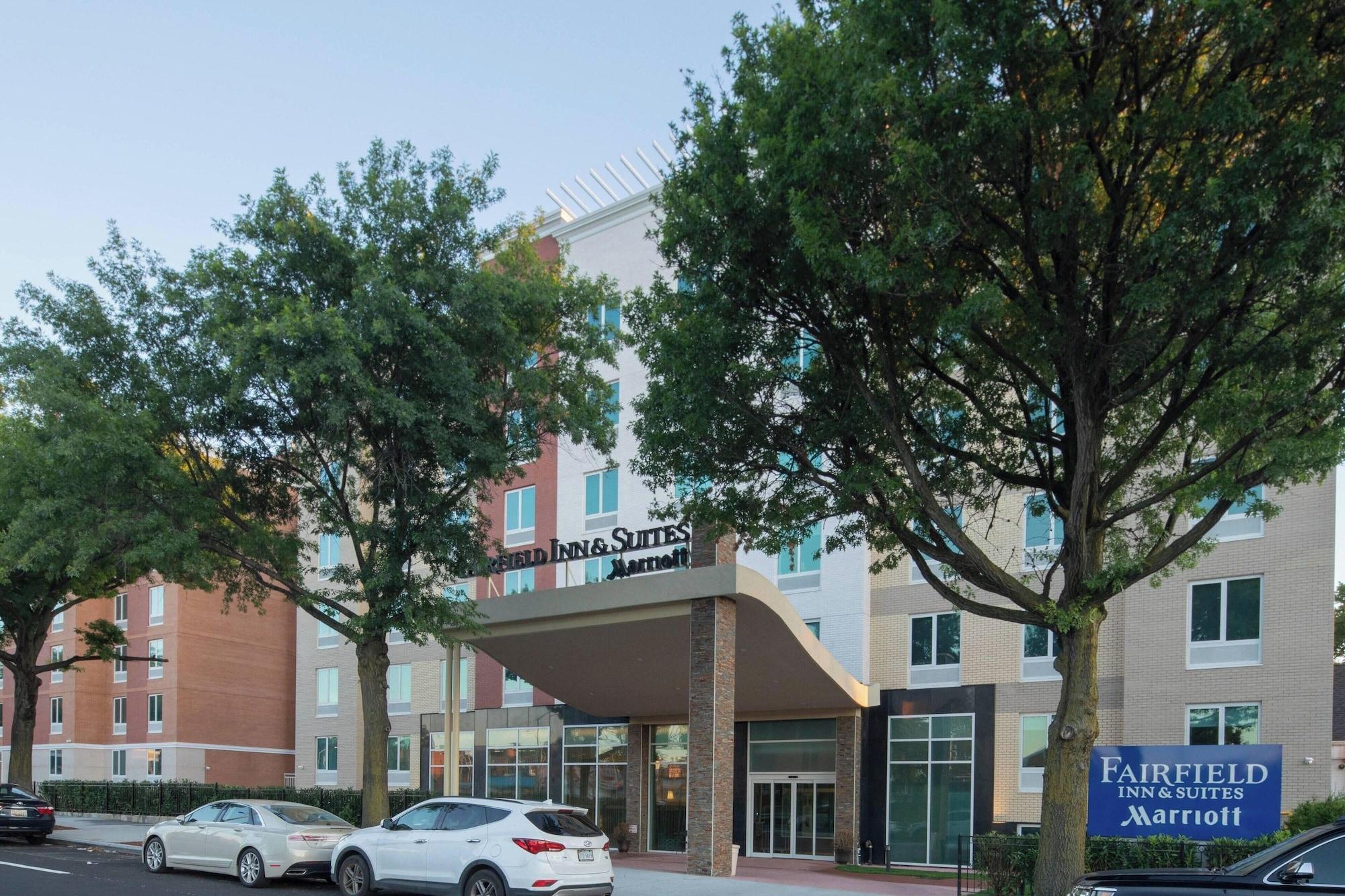 Varios Fairfield Inn & Suites New York Queens/Fresh Meadows
