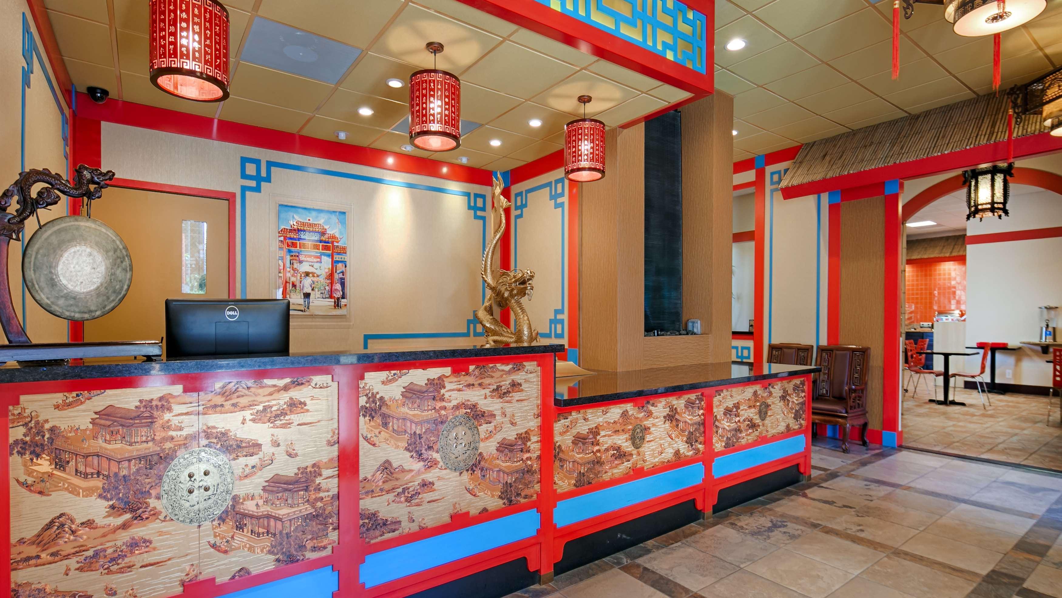 Vista Lobby Best Western Plus Dragon Gate Inn