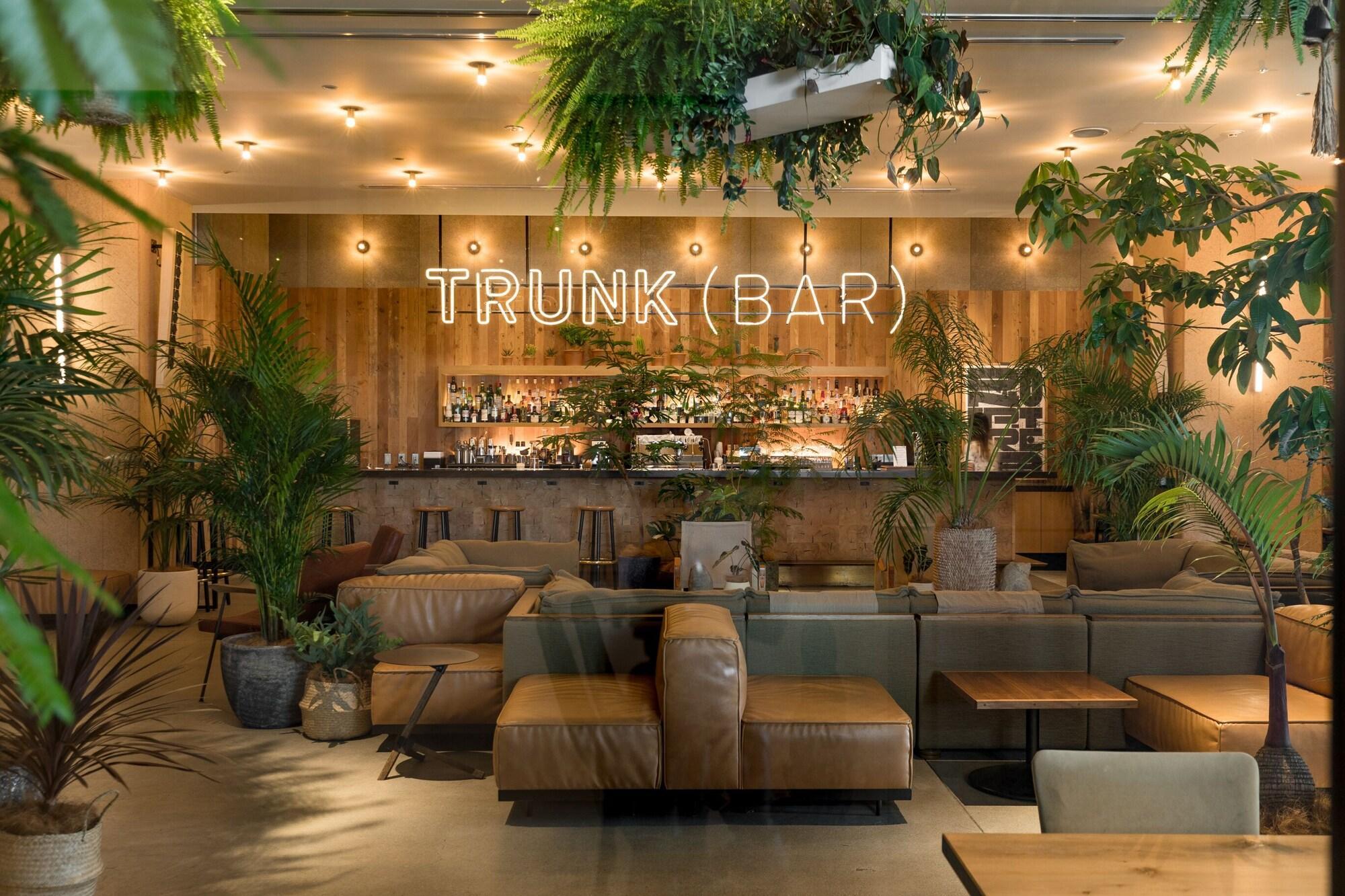 Bar/Salón Trunk Hotel