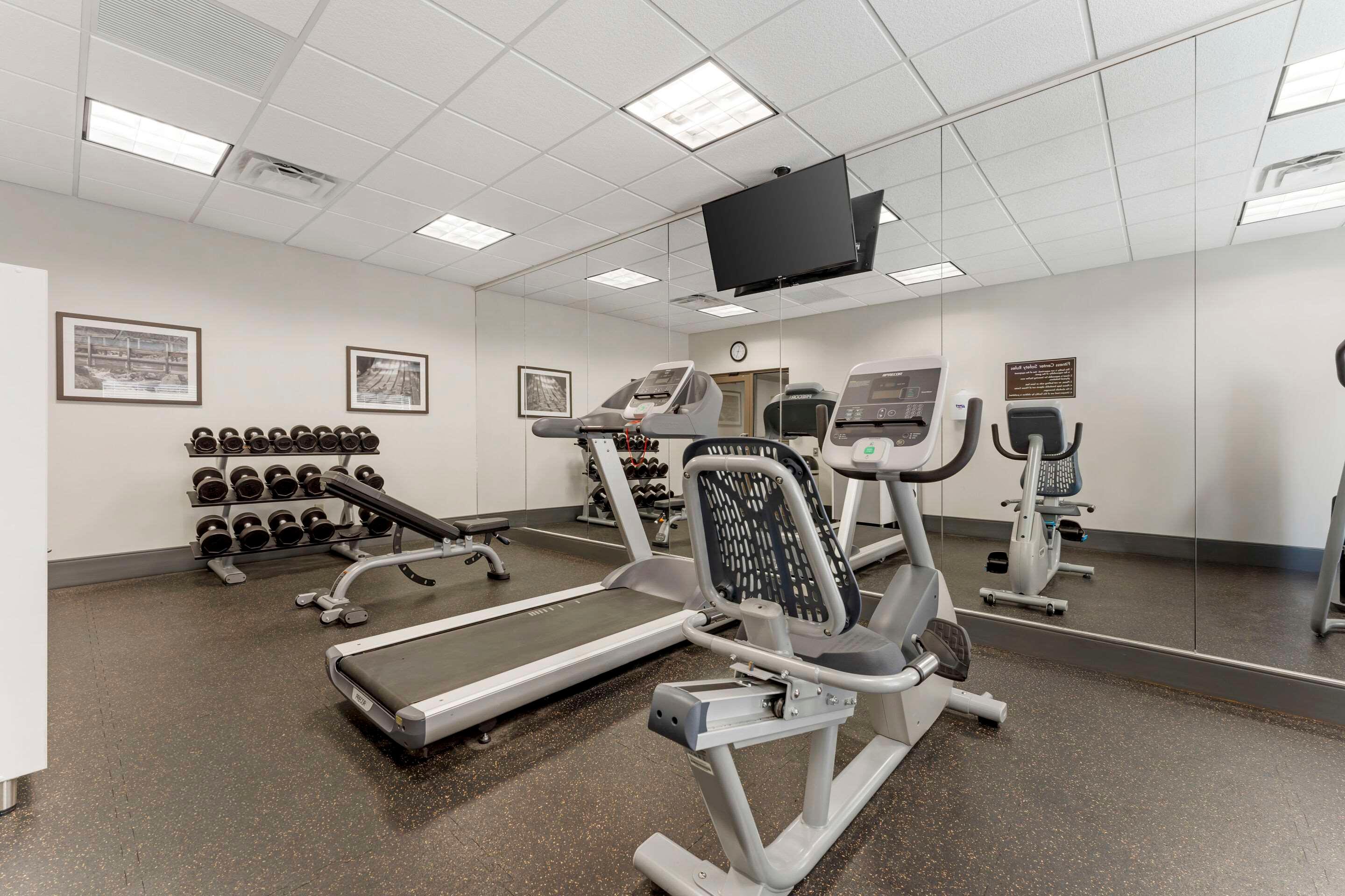Gimnasio Sleep Inn & Suites Cumberland - LaVale