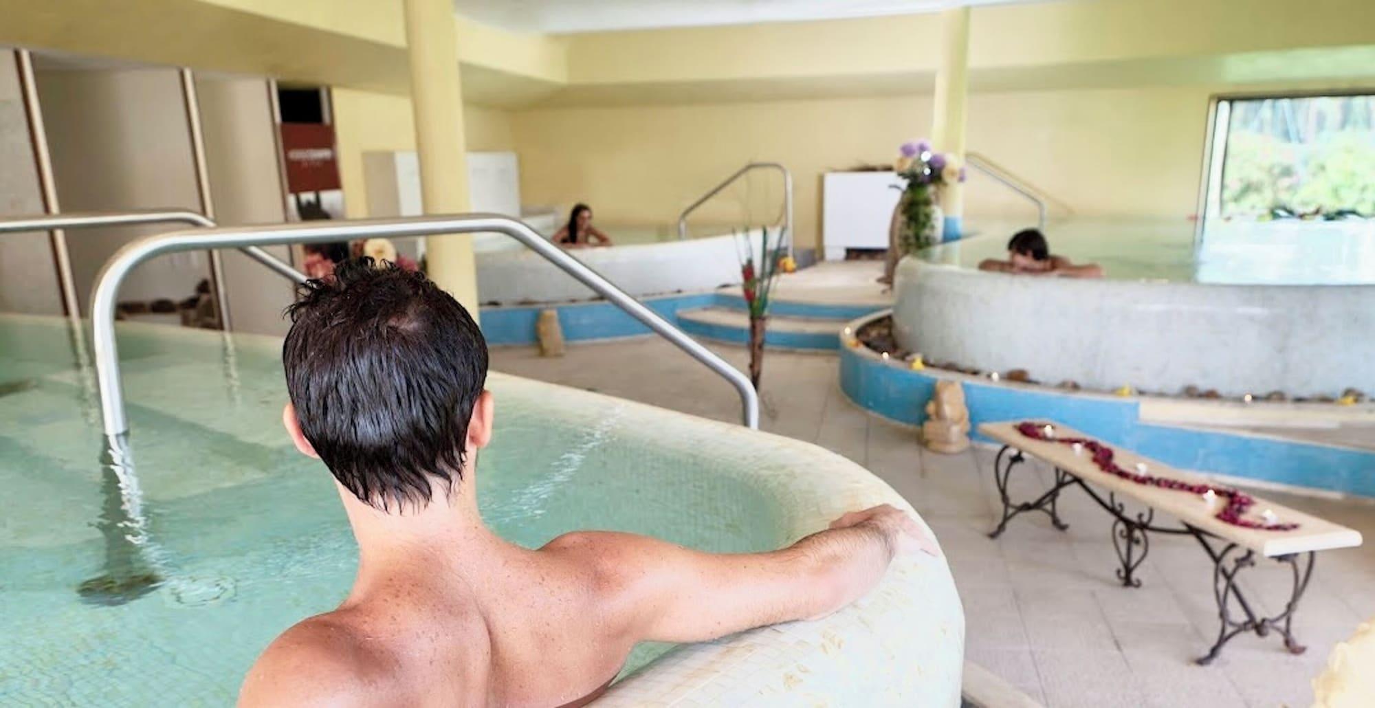 Spa Hotel Medar with pool in Arborea