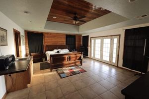 Alquiler Vacacional - Superb view Lake Ellsworth! Log cabin in the country.