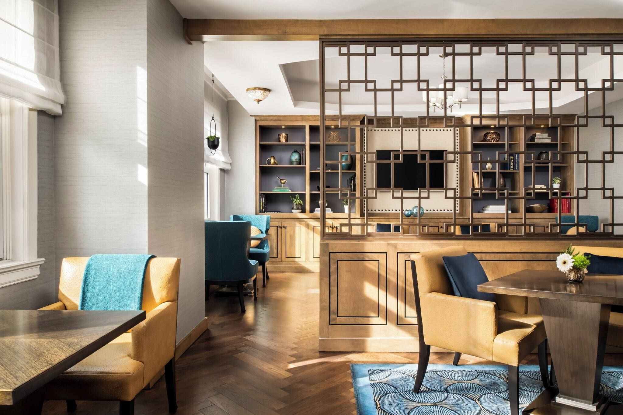 Vista Lobby Fairmont Chateau Laurier Gold Experience