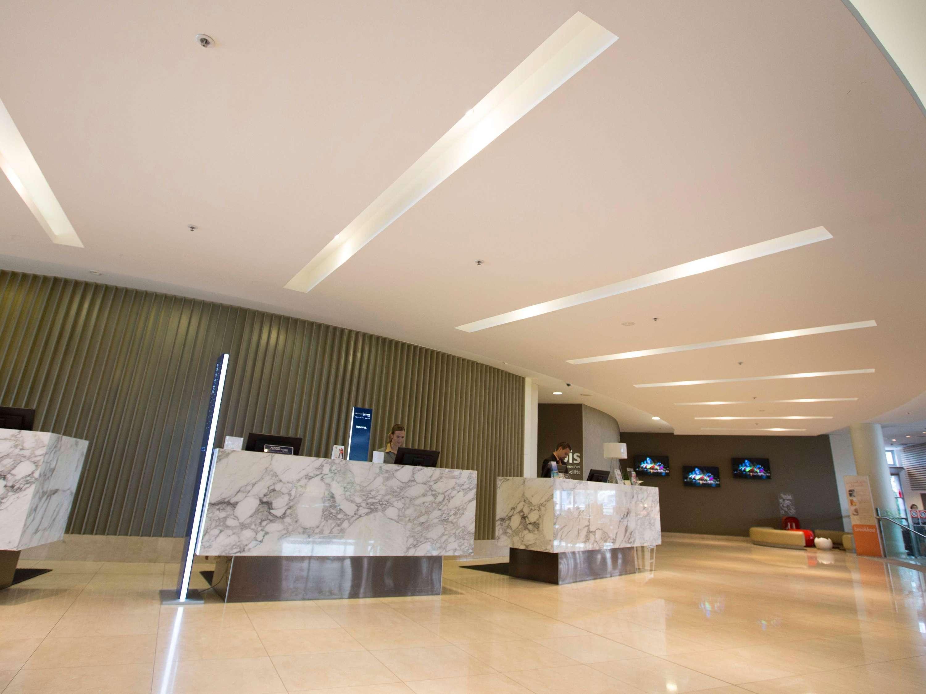Vista Lobby Novotel Sydney Olympic Park