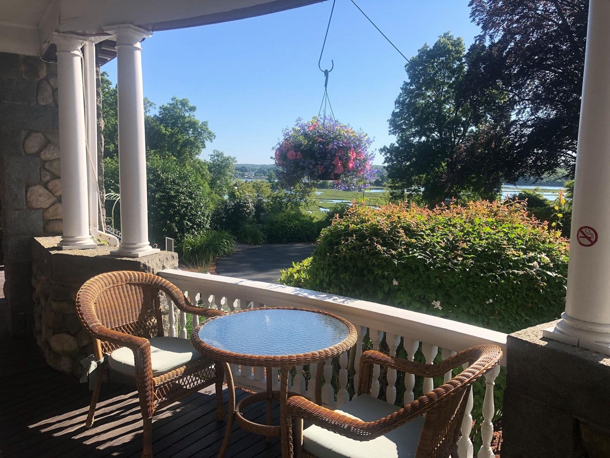 Restaurant Castle Manor Inn