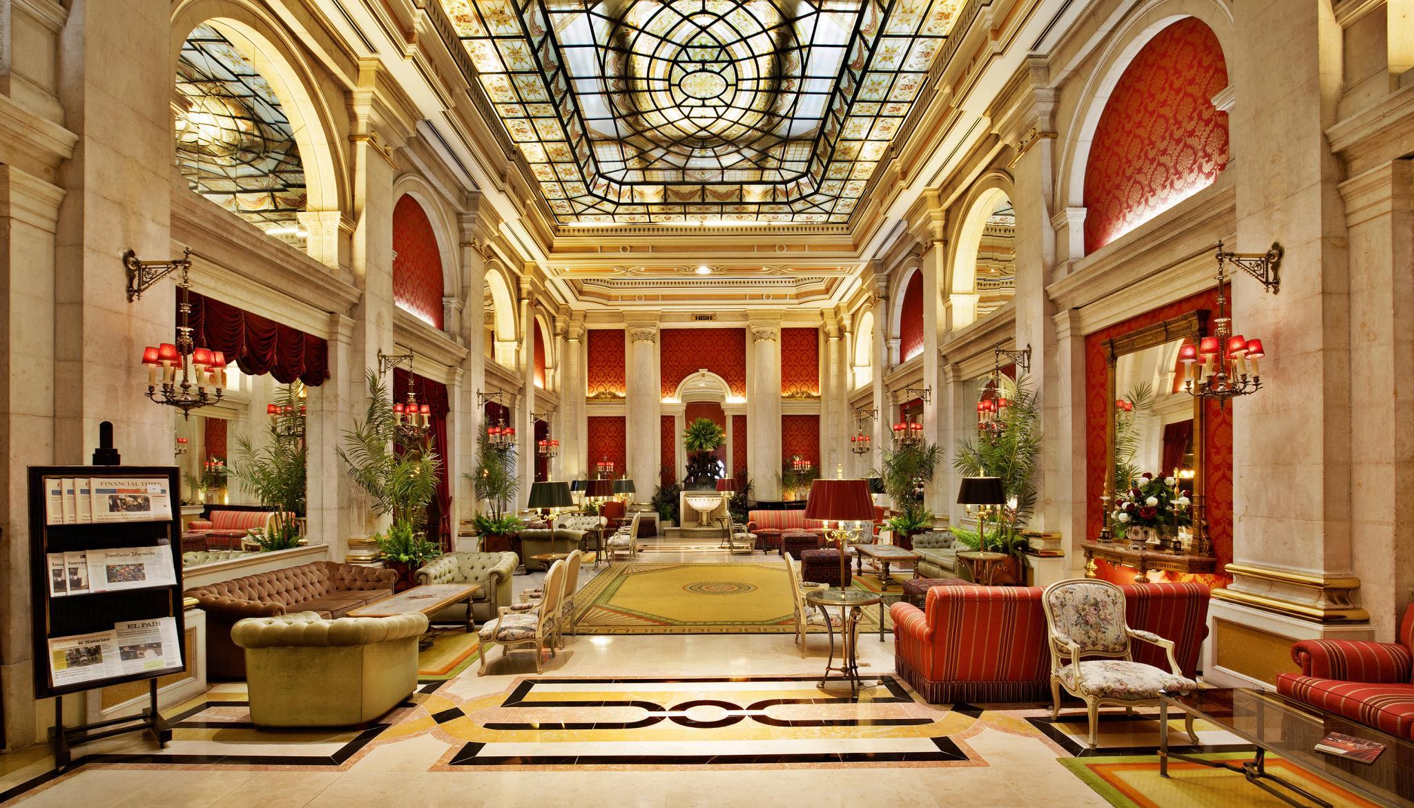 Vista Exterior Avenida Palace