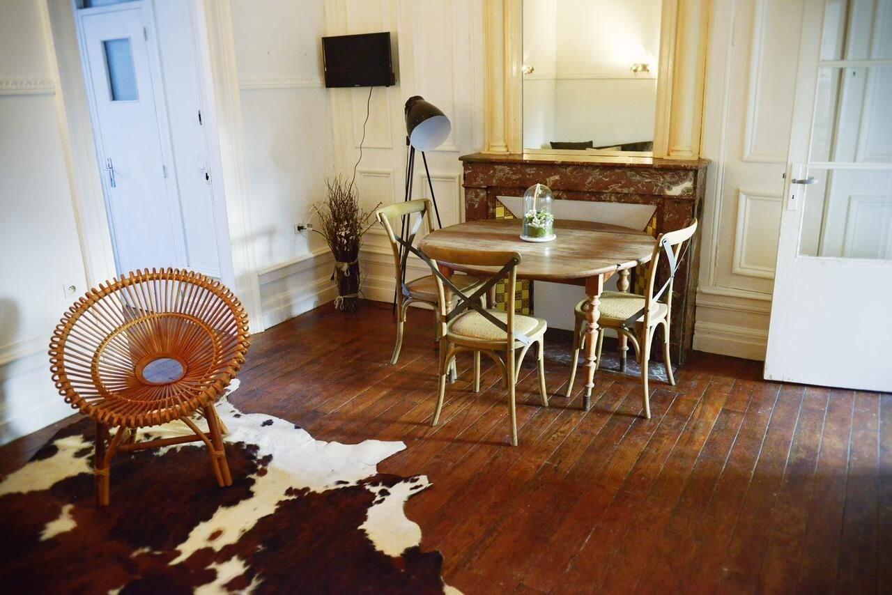 Varios Appartement Dernier Sous