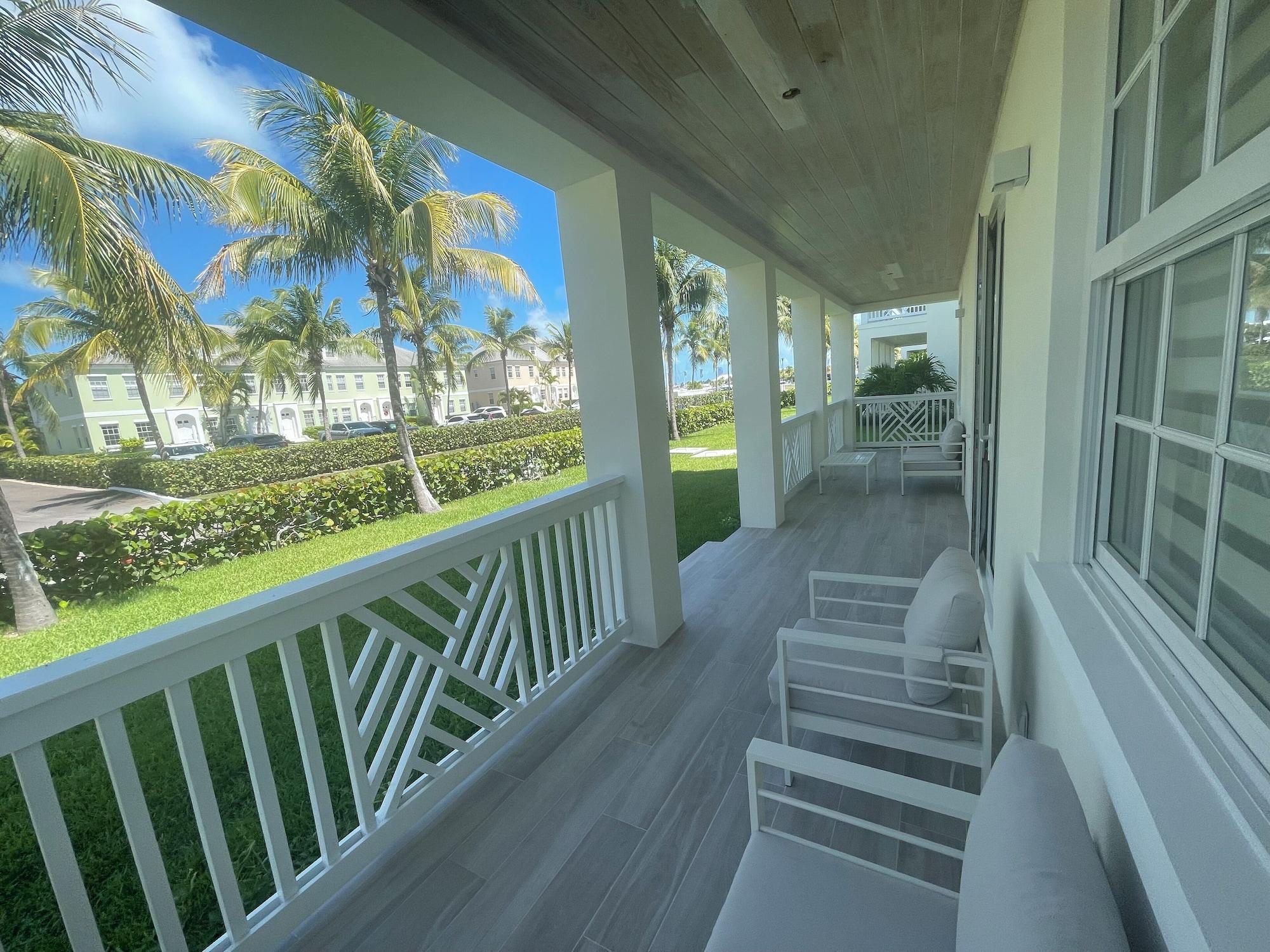 Vista Exterior Palm Cay Beach Club & Marina