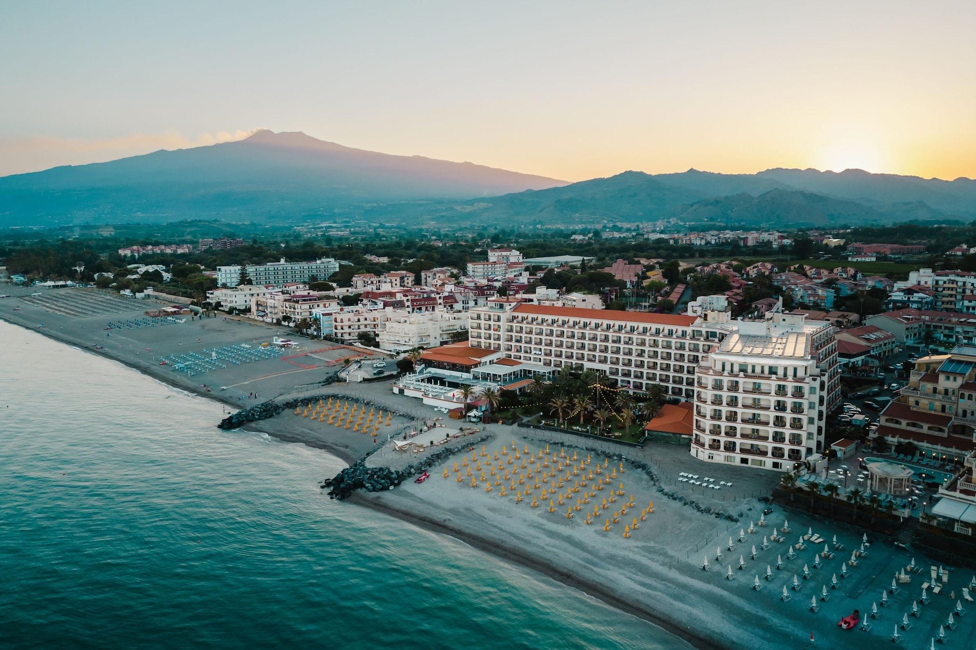 Playa Delta Hotels by Marriott Giardini Naxos