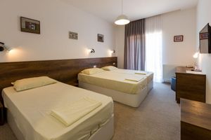Alojamiento - Alliance Hotel