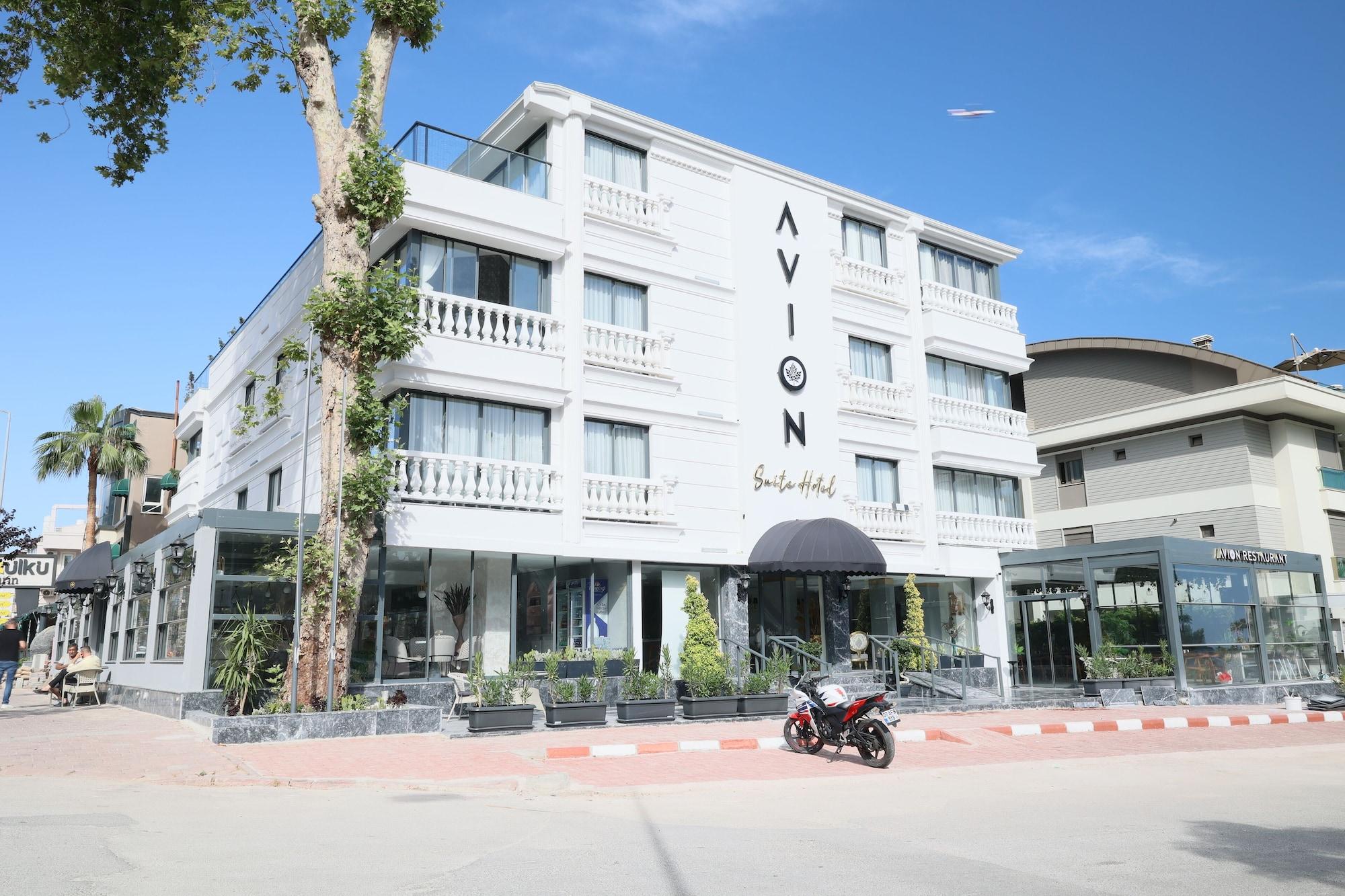 Varios Avion Suite Hotel