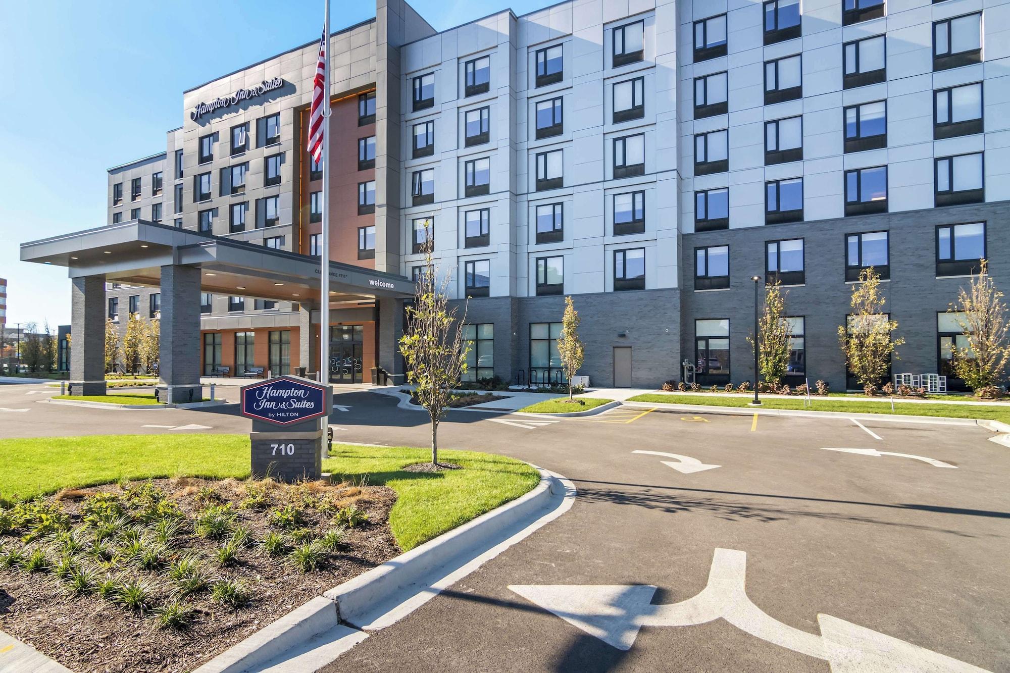 Vista Exterior Hampton Inn & Suites Chicago Medical District UIC