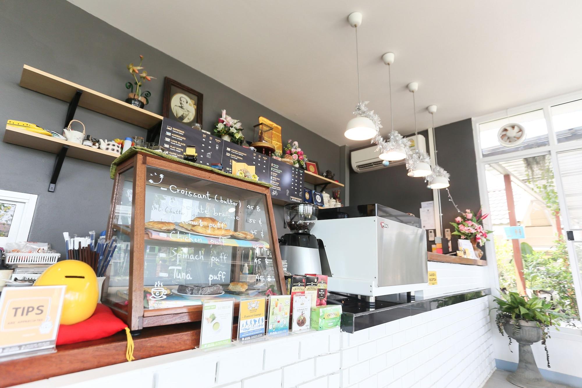 Vista Lobby The Garage