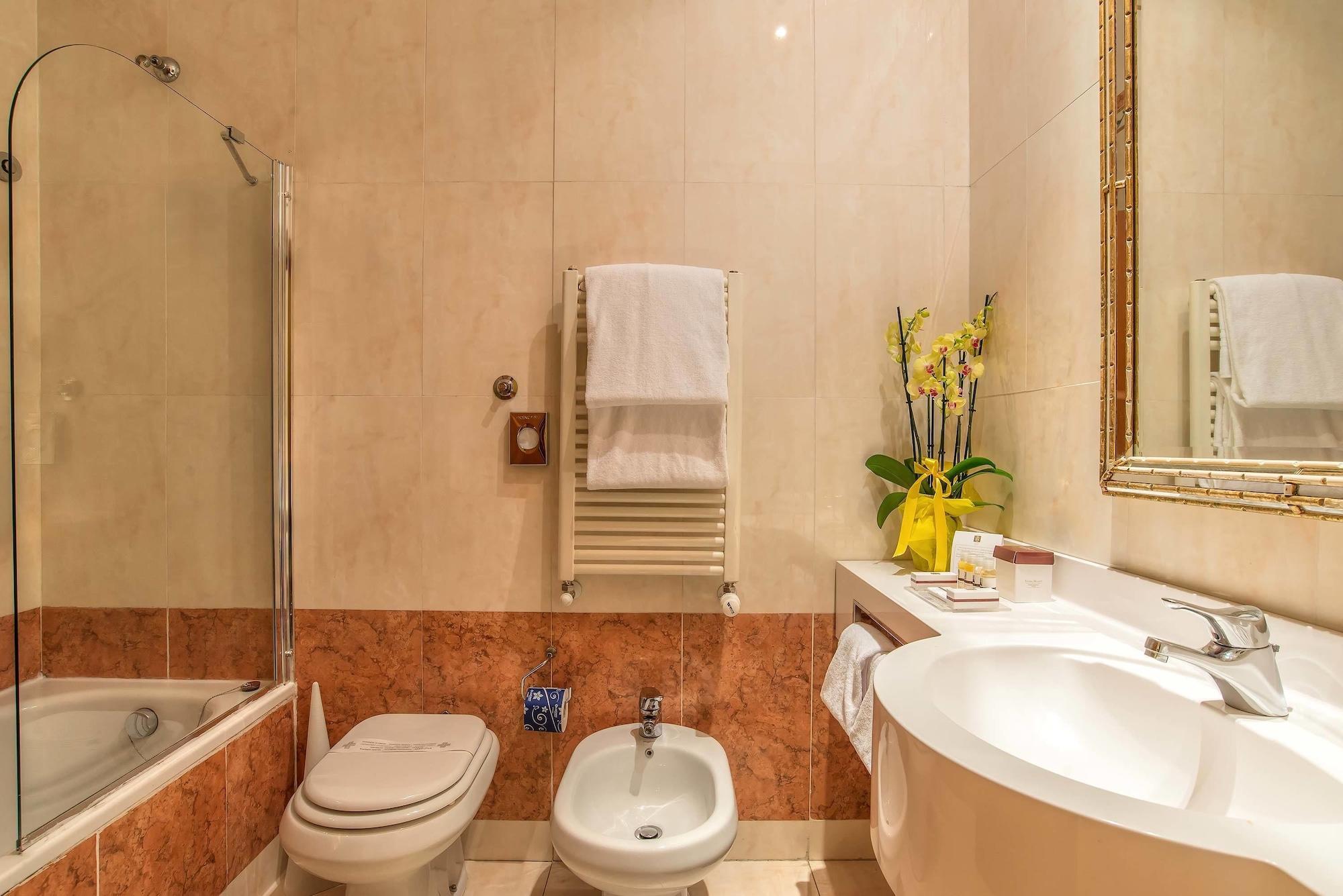 Equipamiento de Habitación Hotel Paris