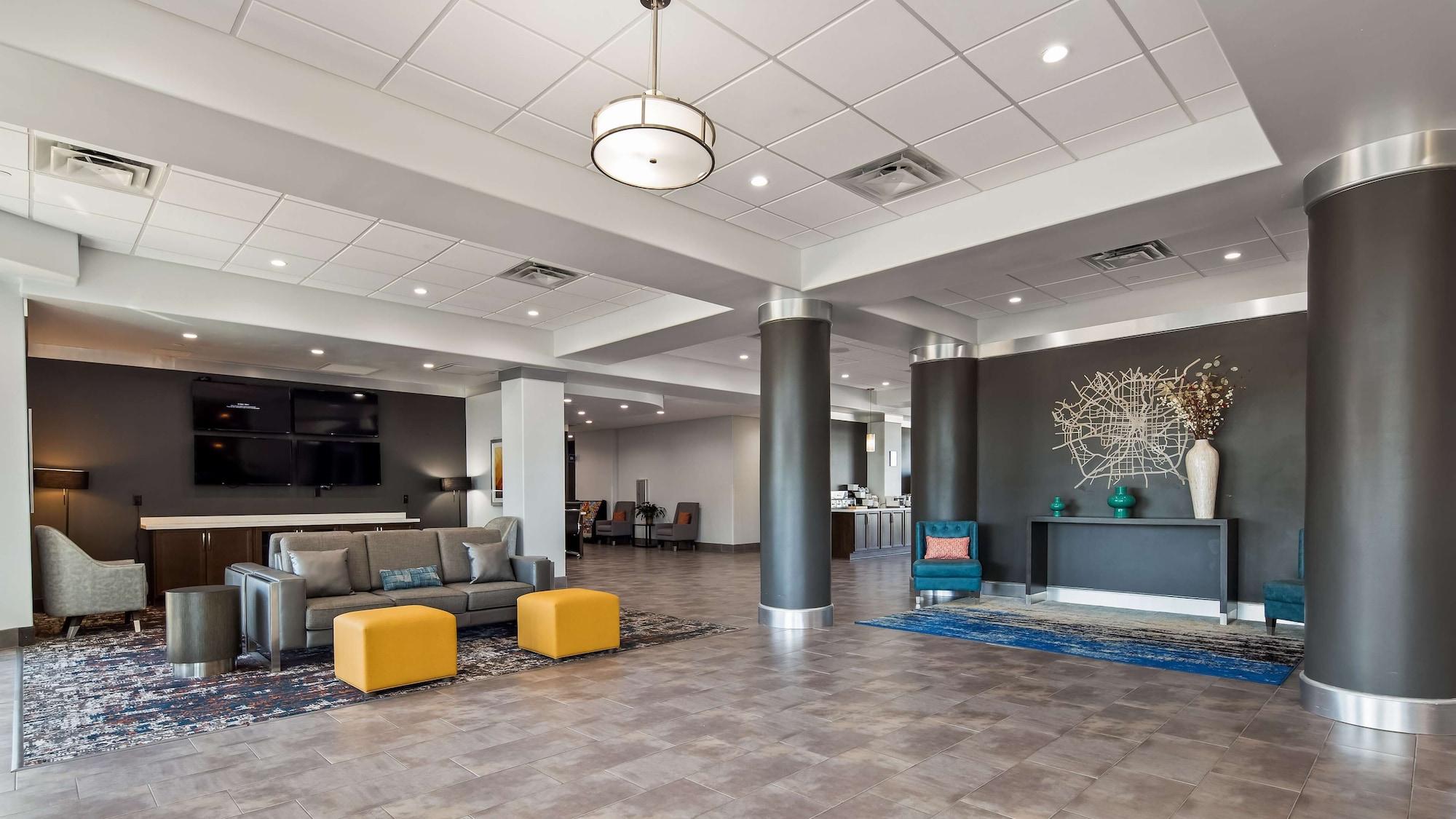 Vista Lobby Best Western Plus Roland Inn & Suites
