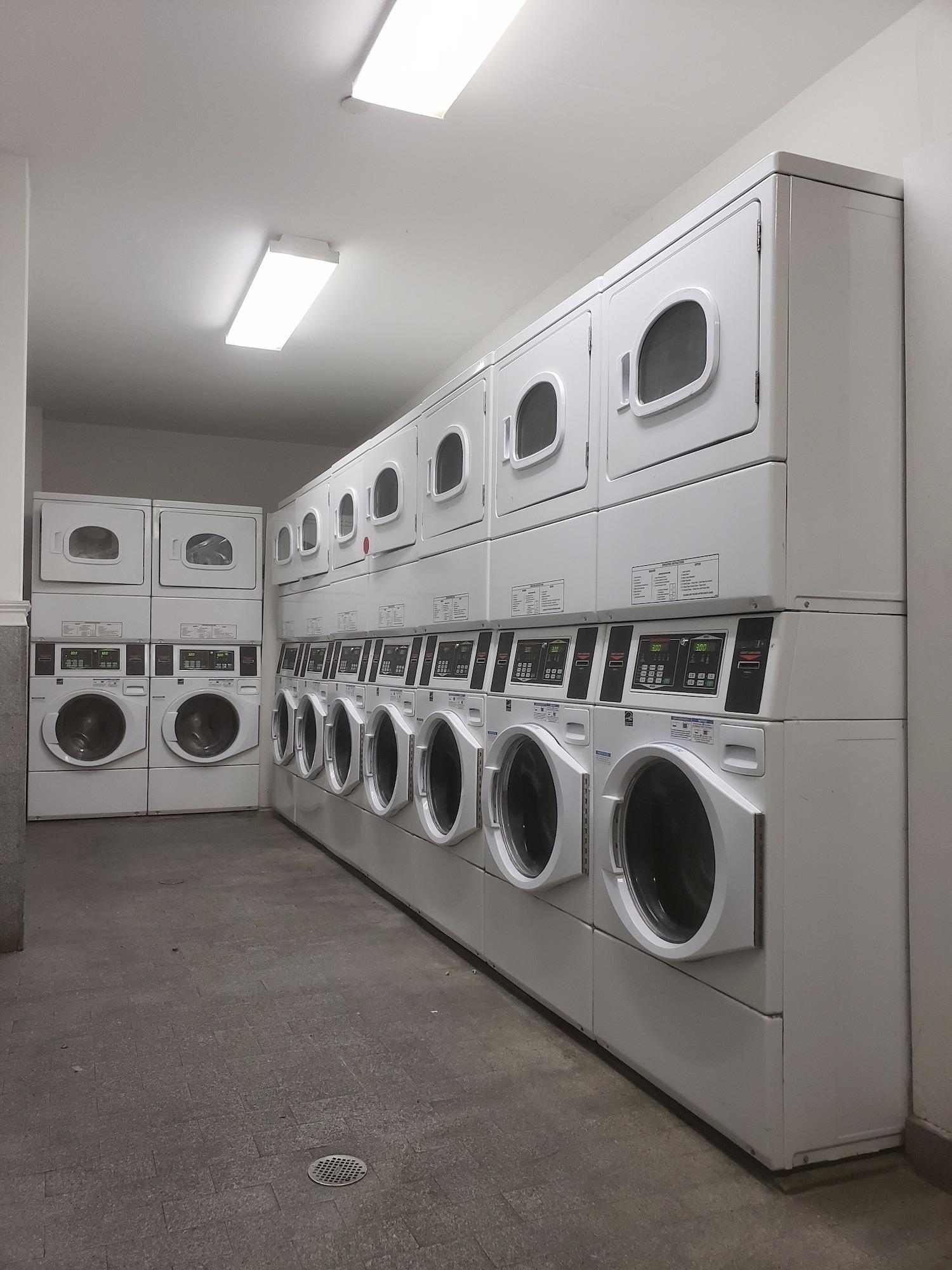Instalaciones Recreativas Hotel and the City-Midtown