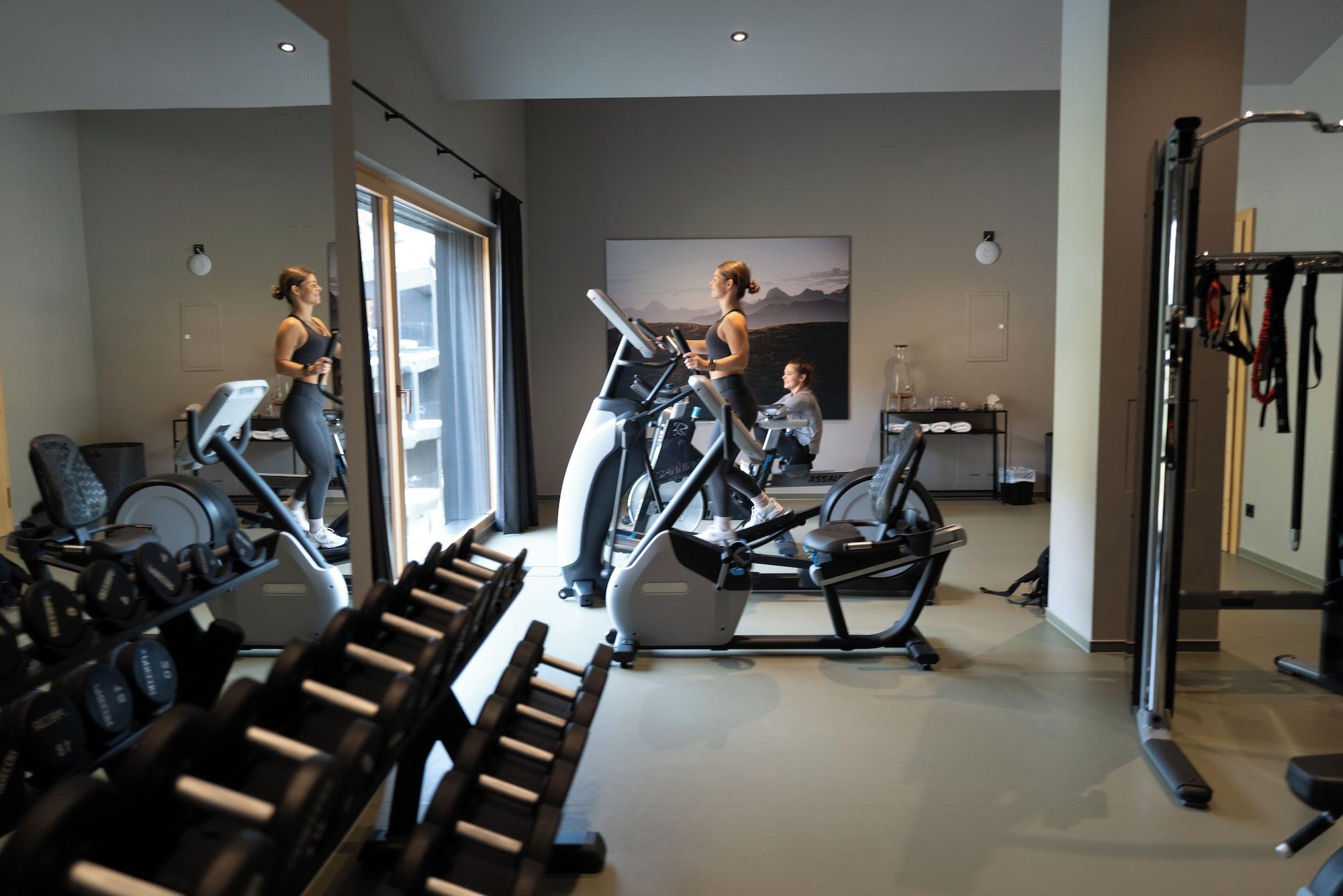 Gimnasio Amrai Suites