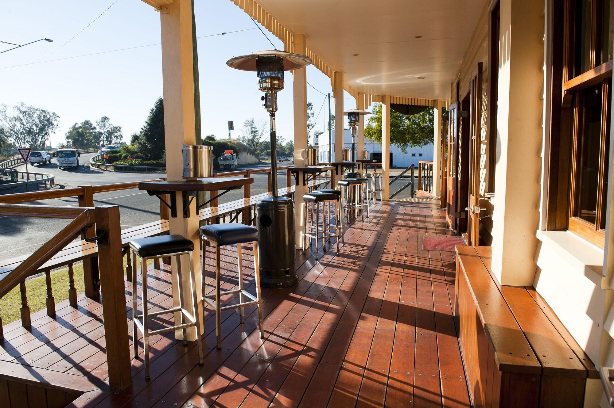 Bar/Salón The Club Motor Inn Chinchilla