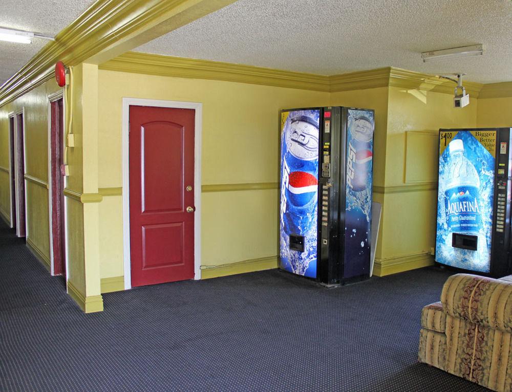 Varios Patio Motel