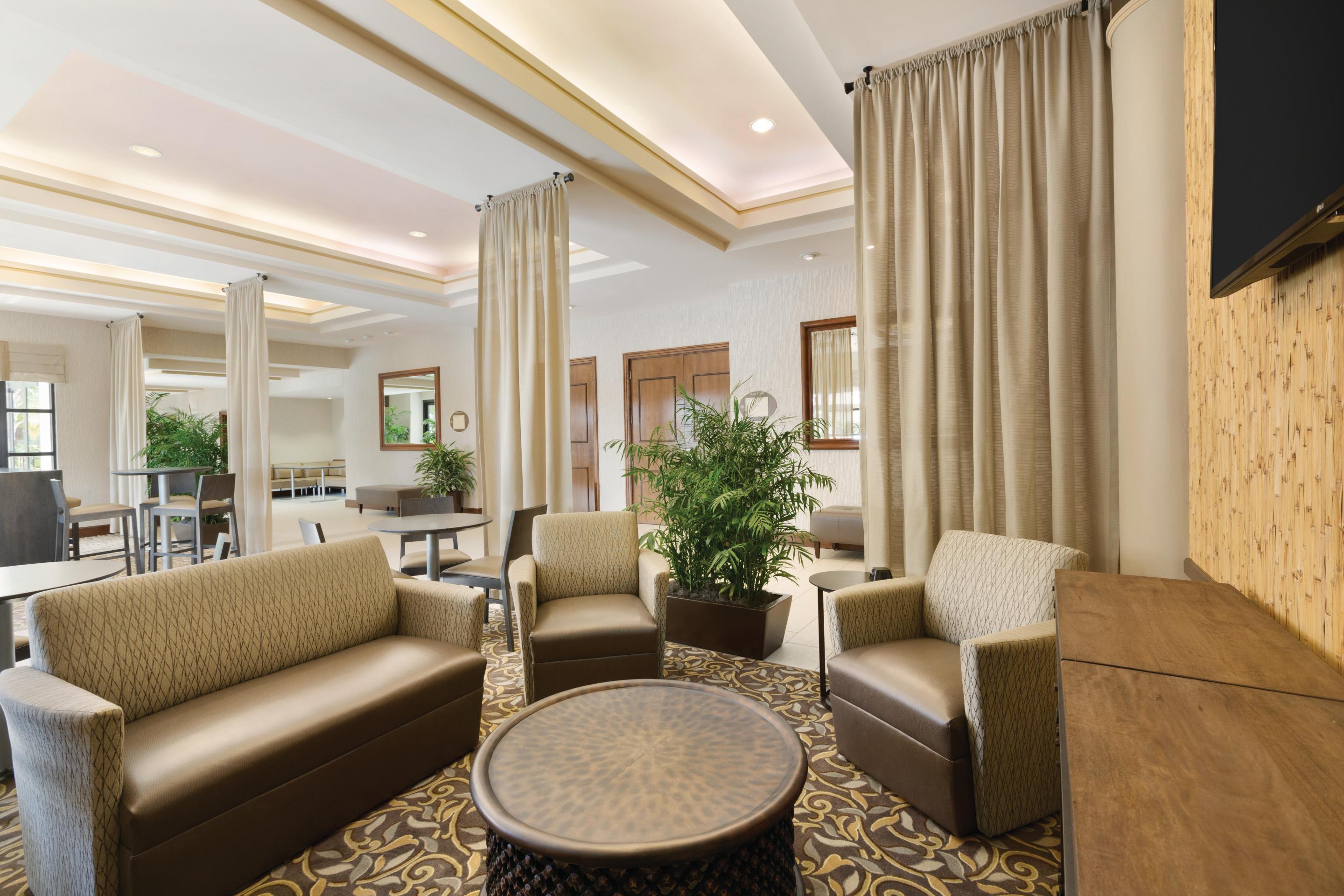 Vista Lobby Buena Vista Suites Orlando