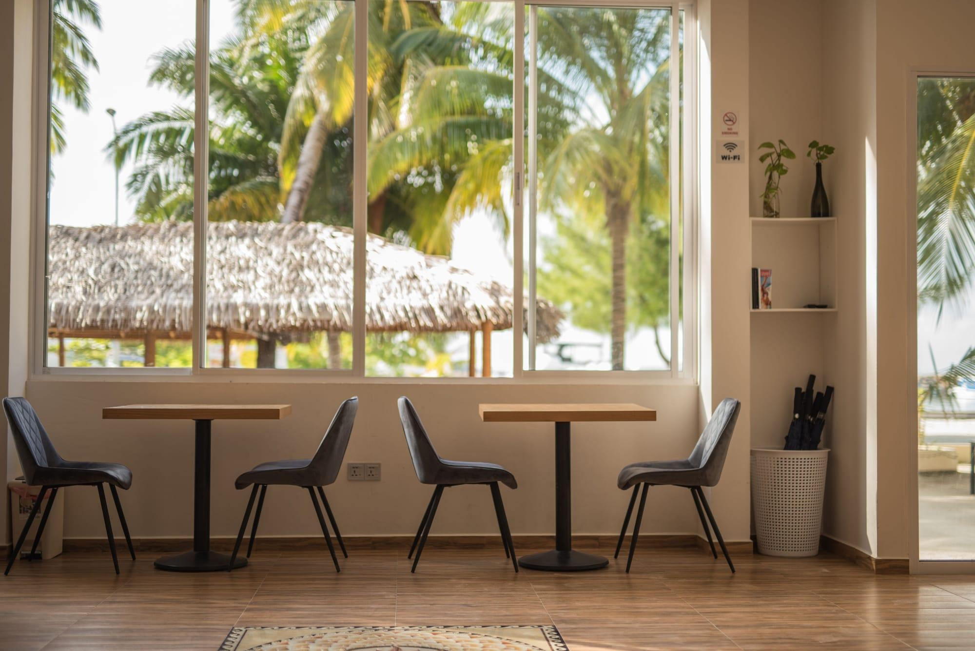 Vista Lobby iCom Marina Sea View