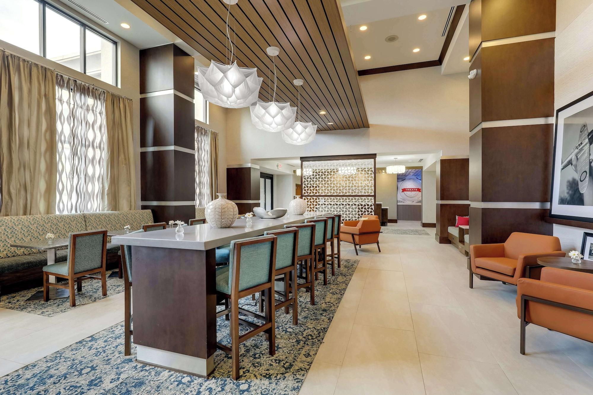 Vista Lobby Hampton Inn & Suites Rome
