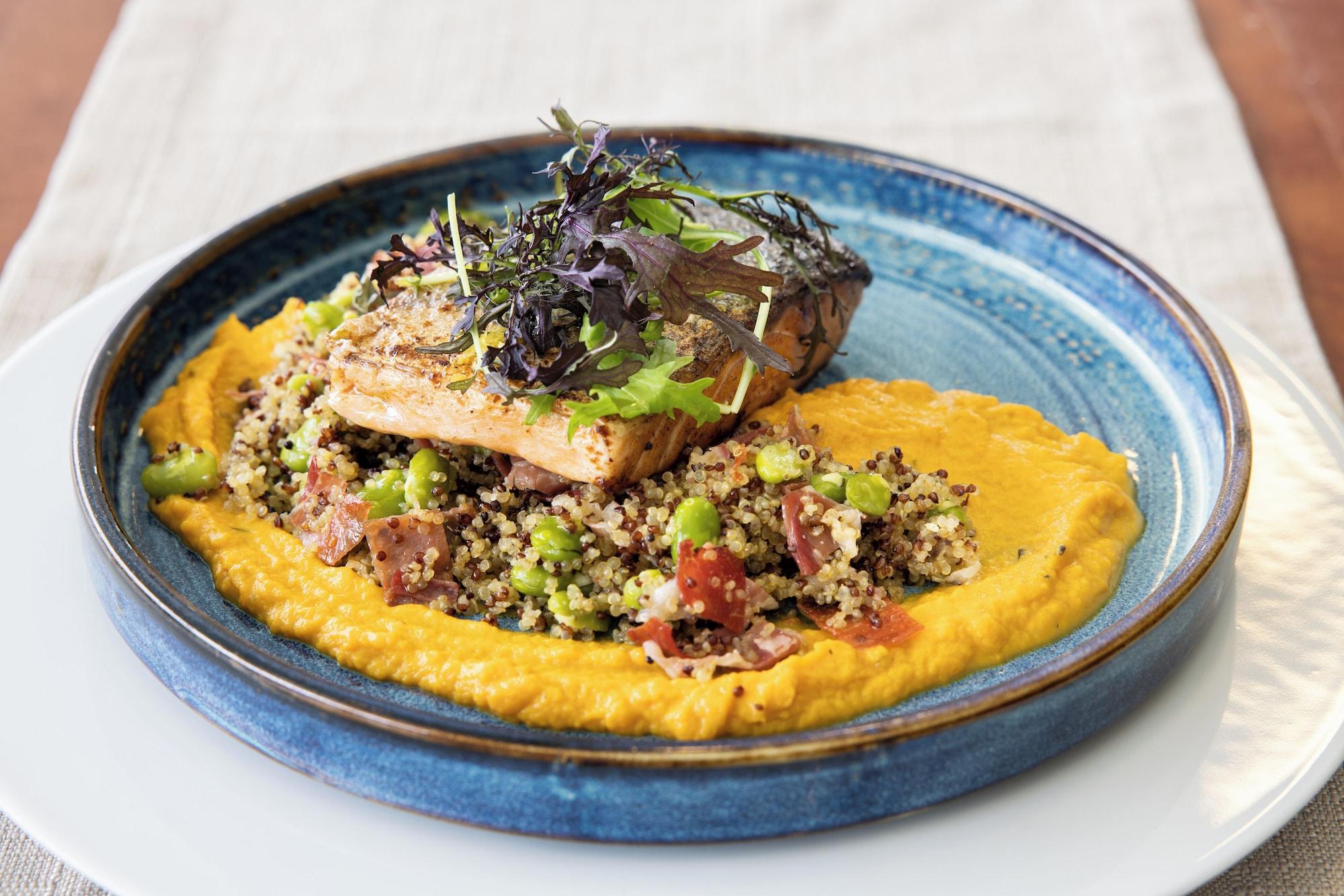 Restaurant Holiday Inn Santiago - Airport Terminal by IHG