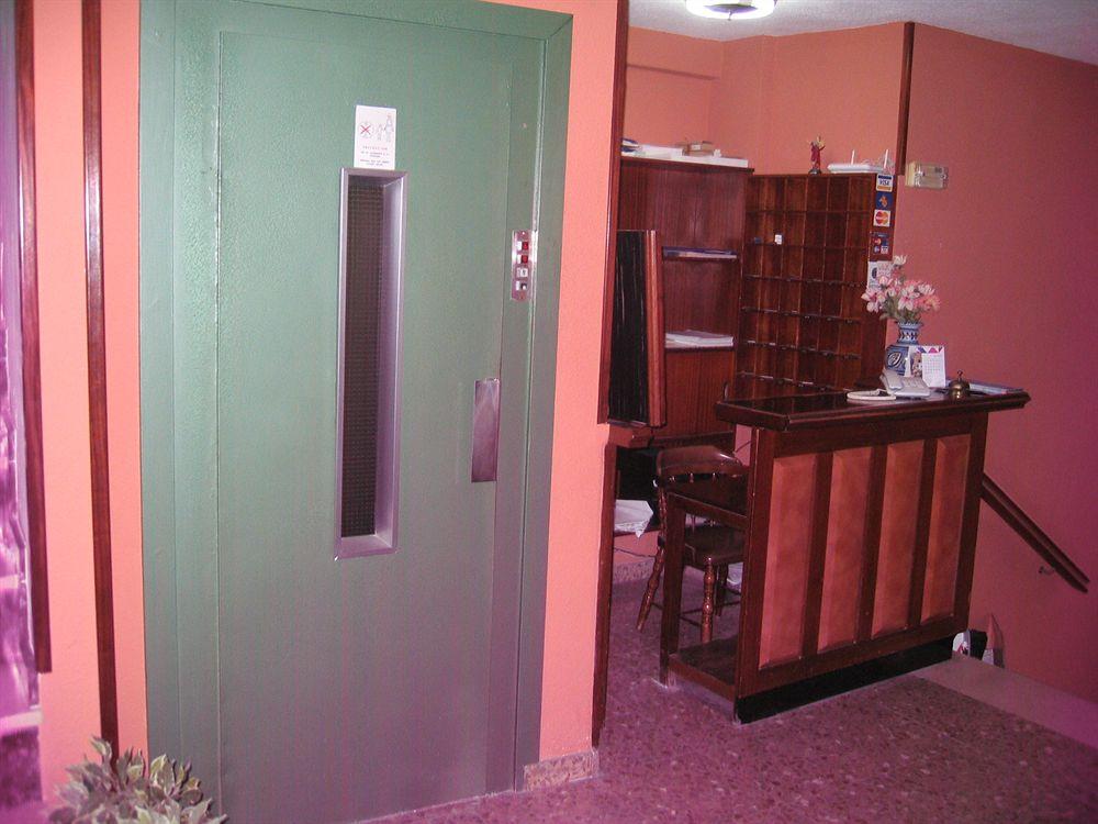 Hotel Condestable by null