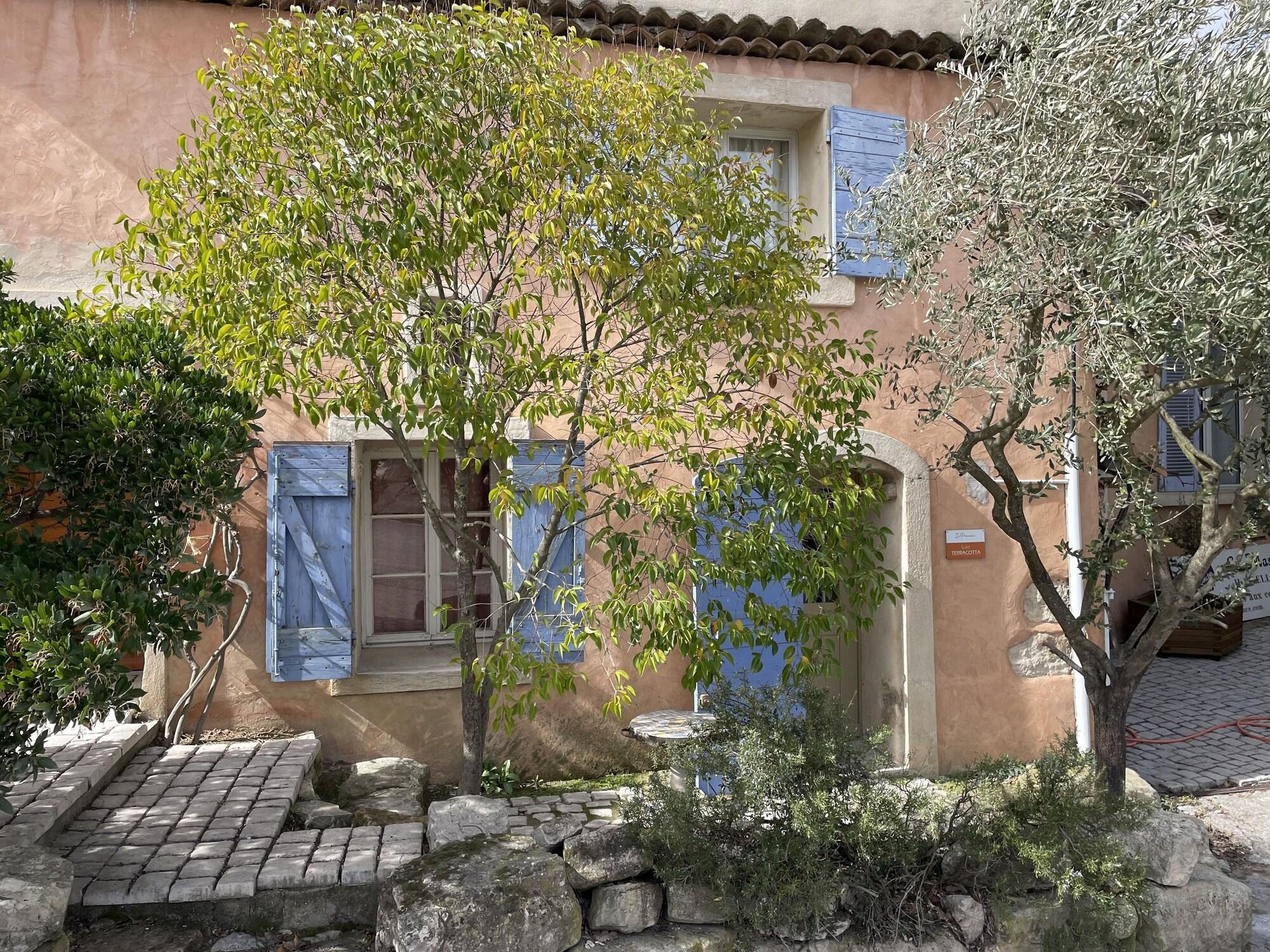 Vista Exterior In Provence Hôtel