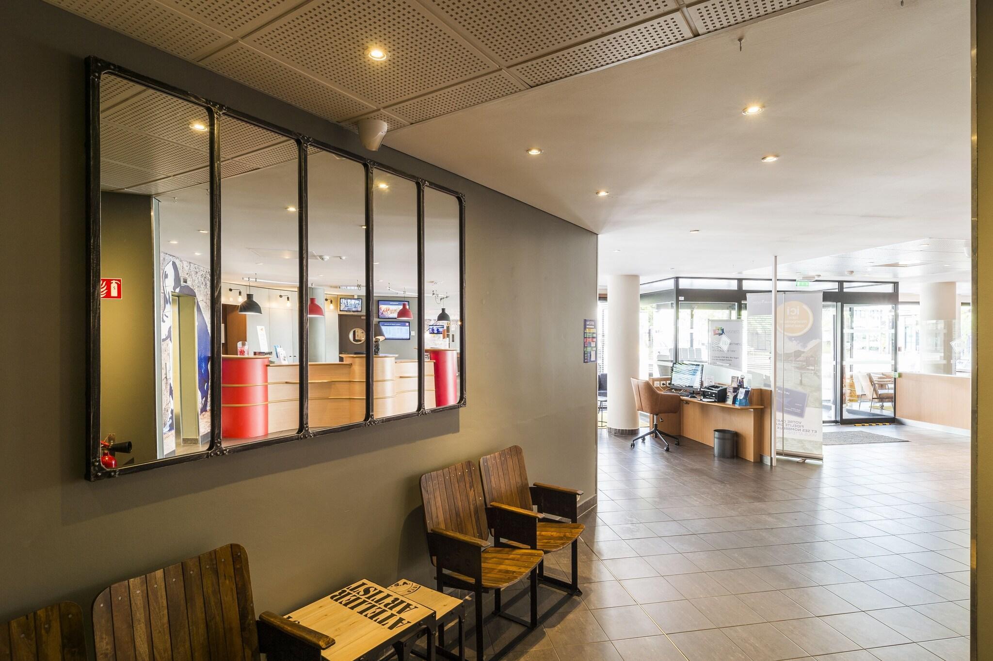 Vista Lobby ibis Marne La Vallée Val d'Europe