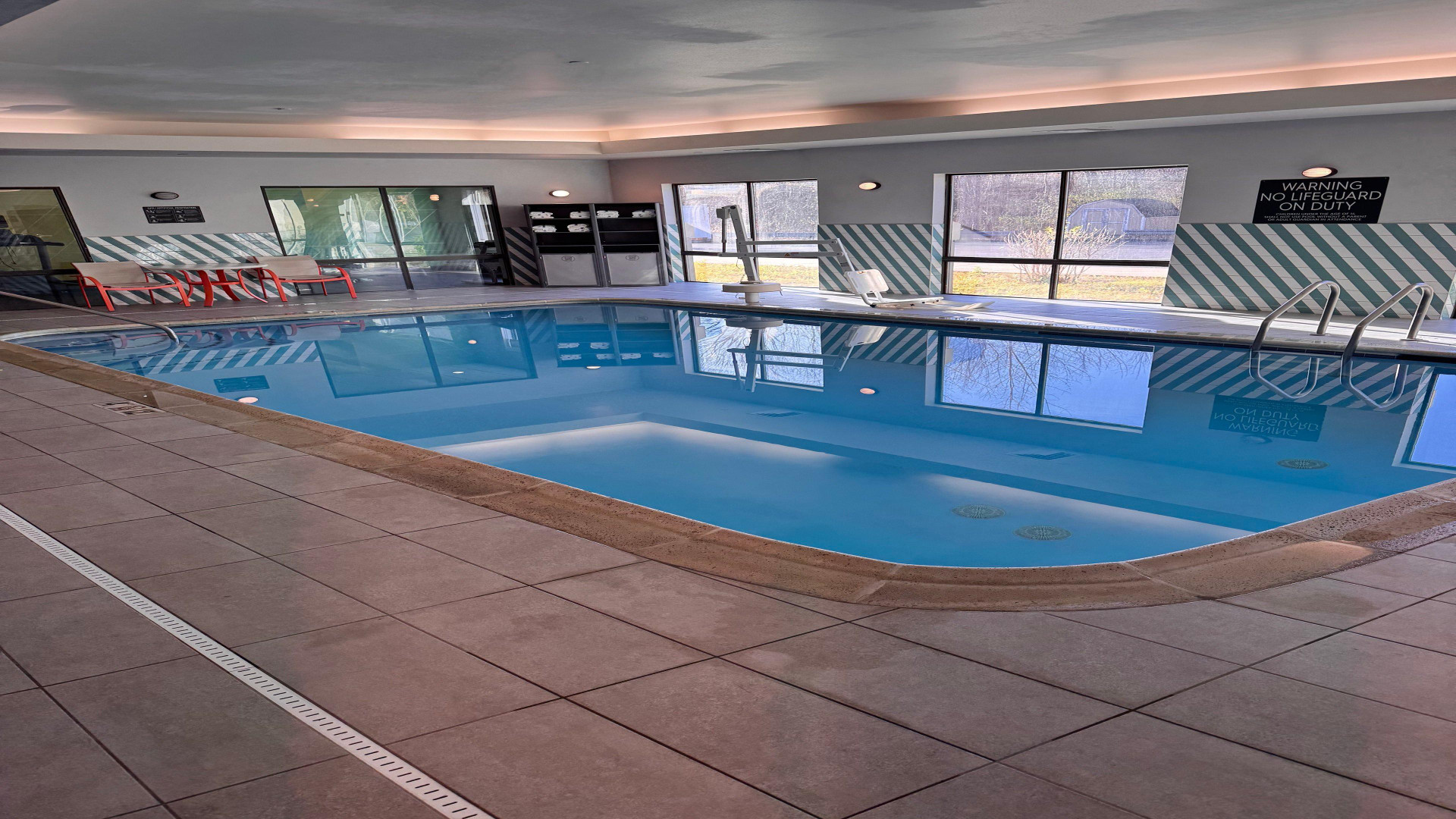 Vista Piscina Holiday Inn CHESHIRE - SOUTHINGTON