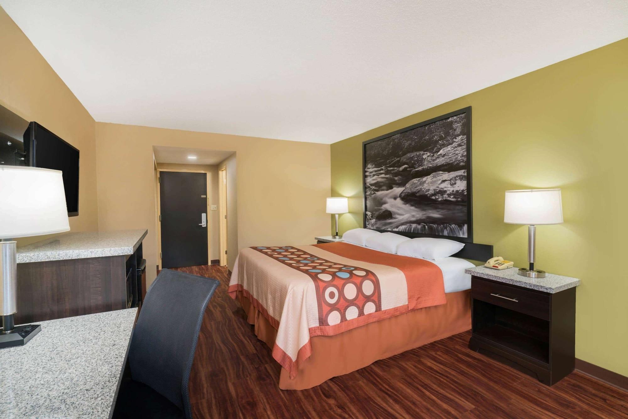Habitación Super 8 by Wyndham Raleigh North East