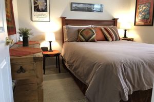 Alquiler Vacacional - CLEAN, RARE Private & Best View at EDGE of Property Facing Mountains! 2br/2ba