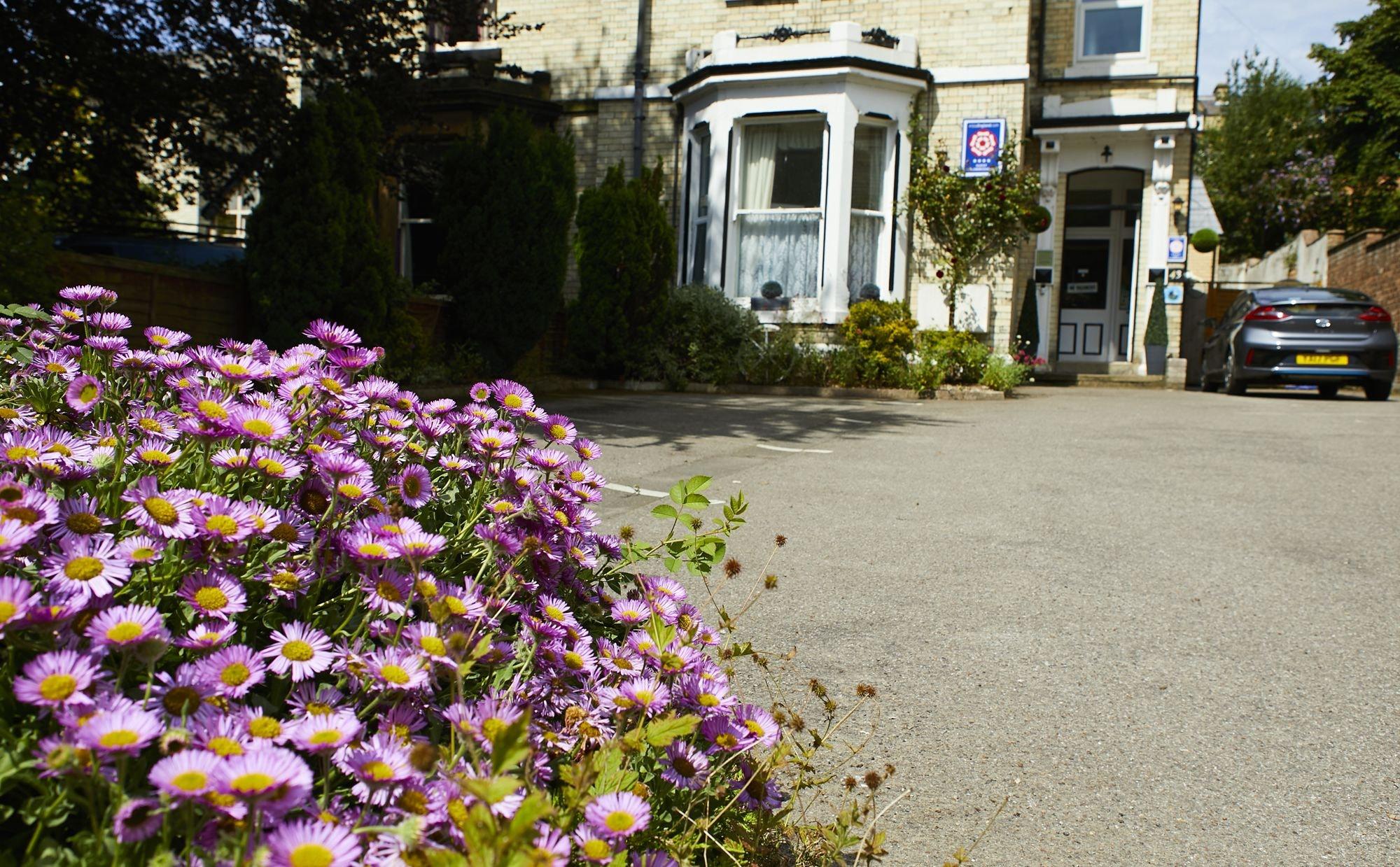Vista Exterior Ashburton House
